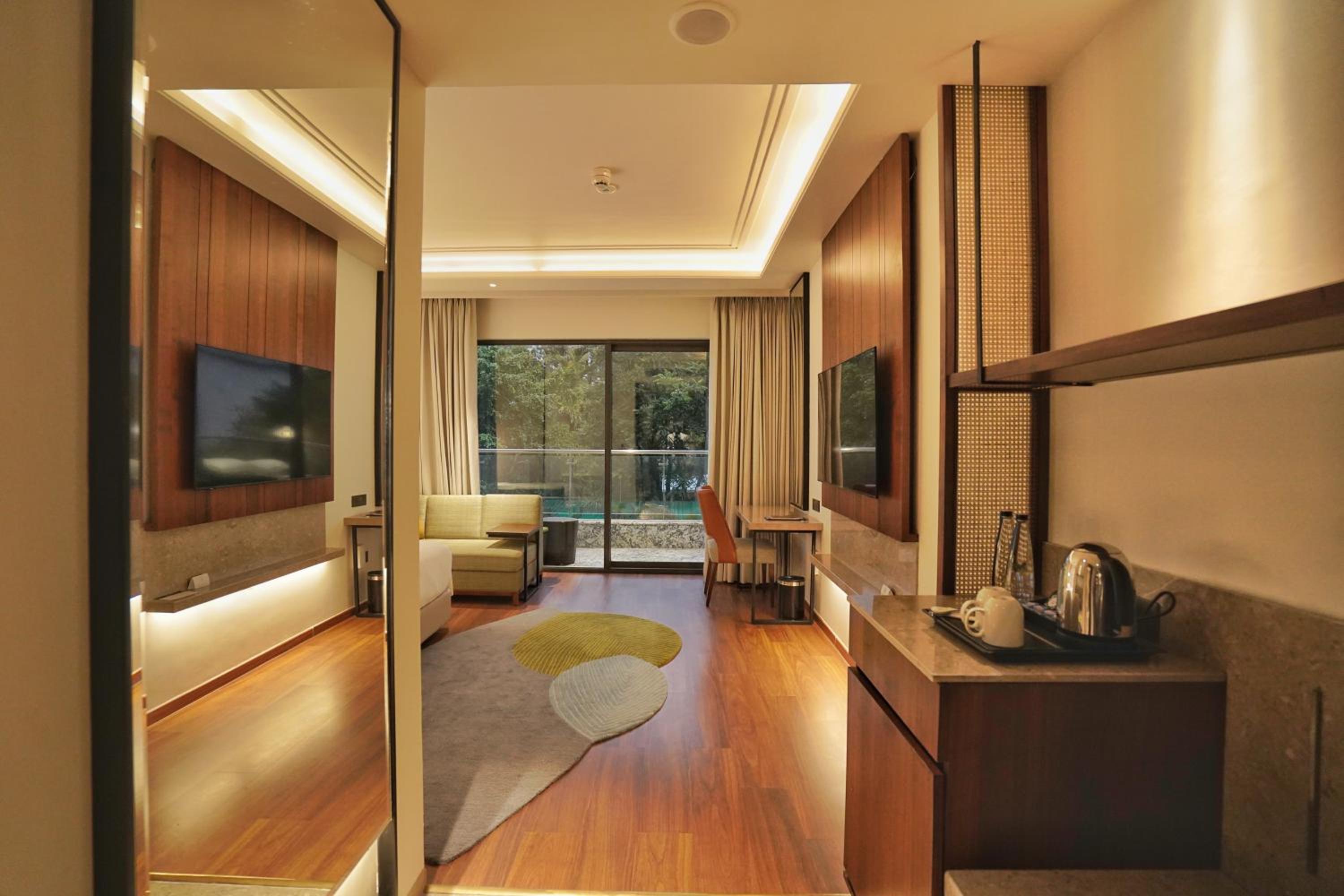 Deluxe Suite Deluxe Suite