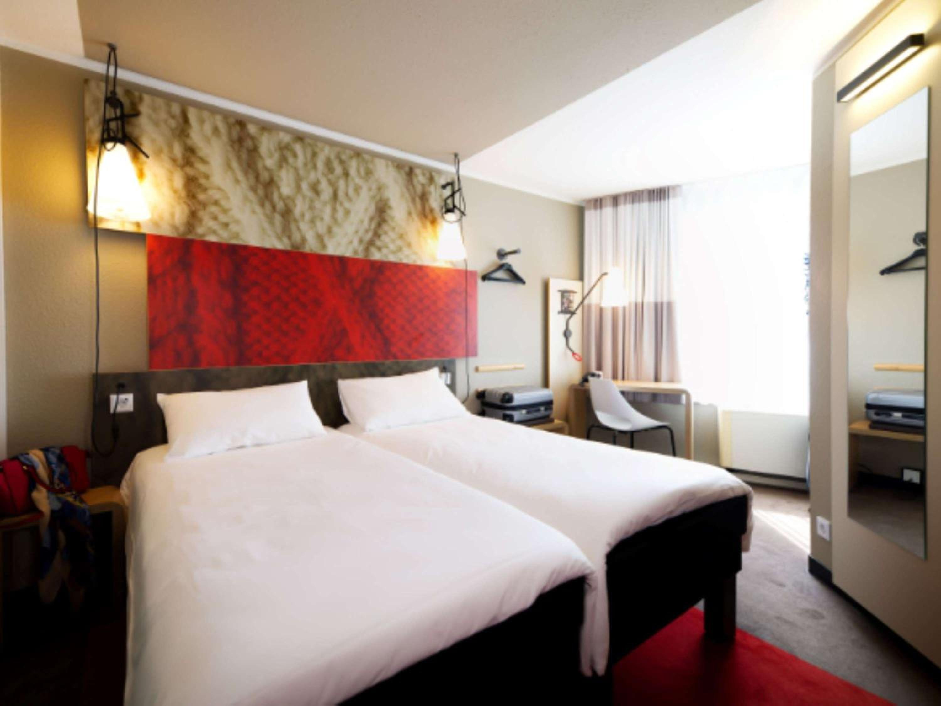 Standard Twin Room - Photo 1
