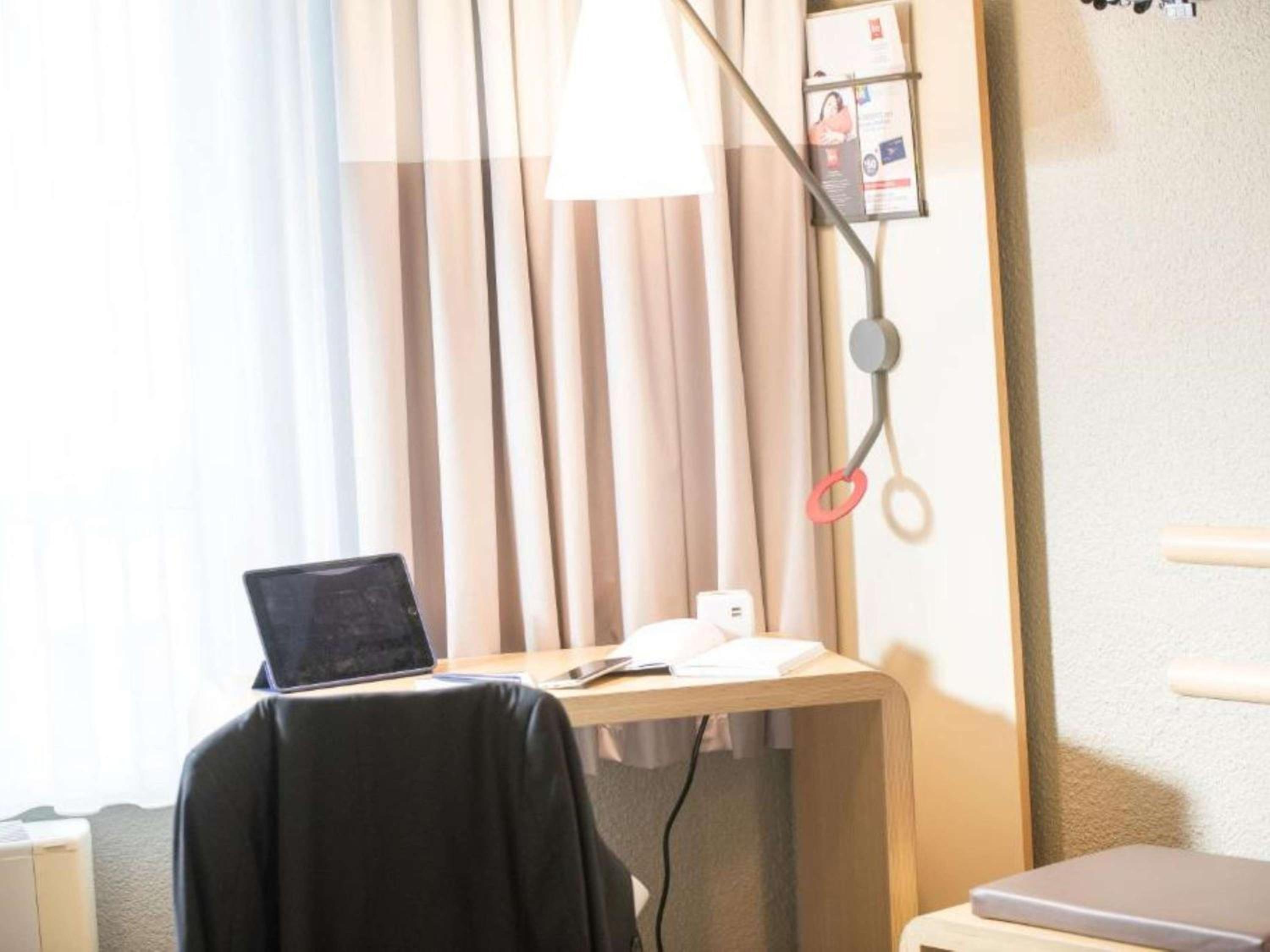 Standard Twin Room - Photo 8