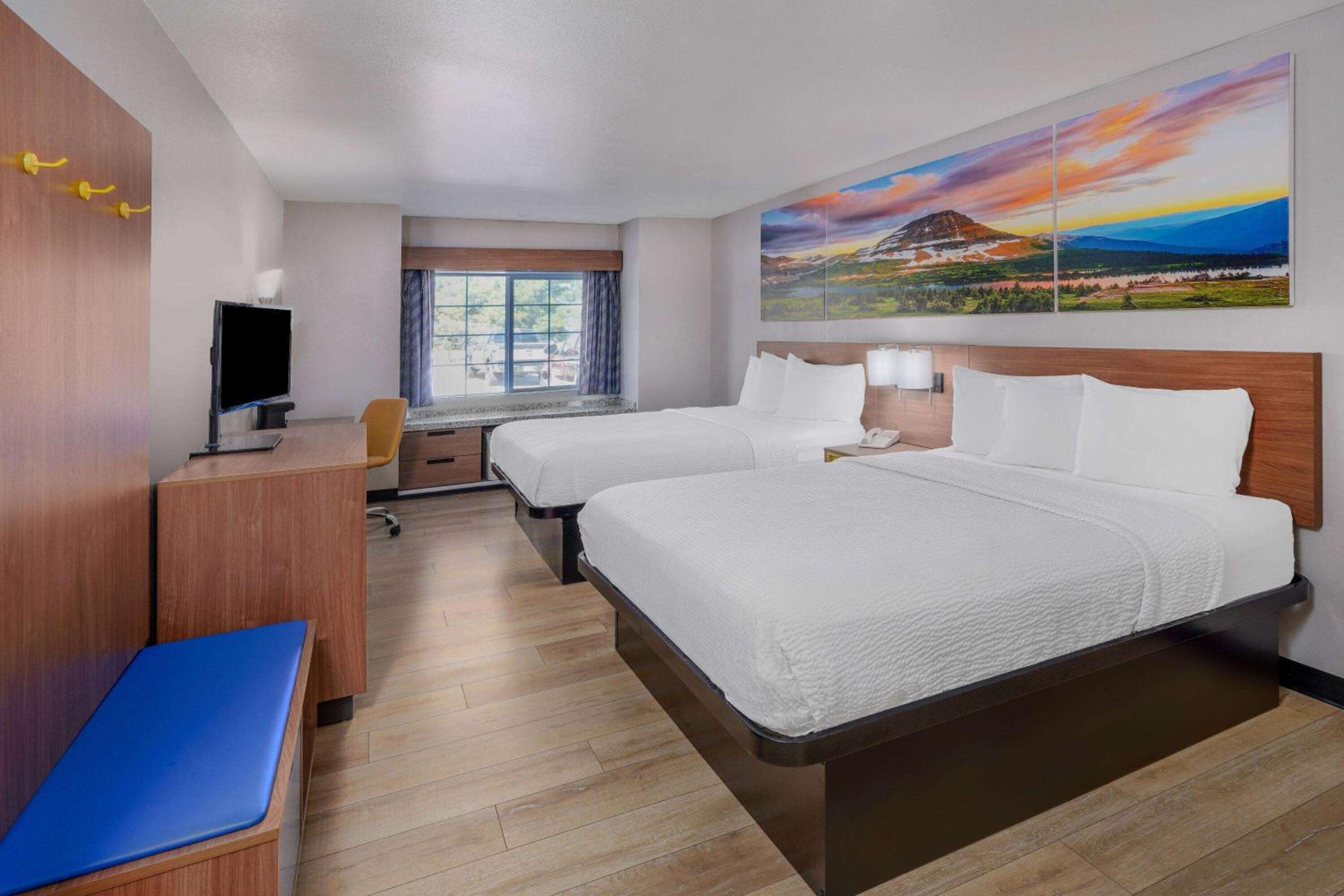 Queen Room with Two Queen Beds - Mobility Access/Non-Smoking - Photo 1