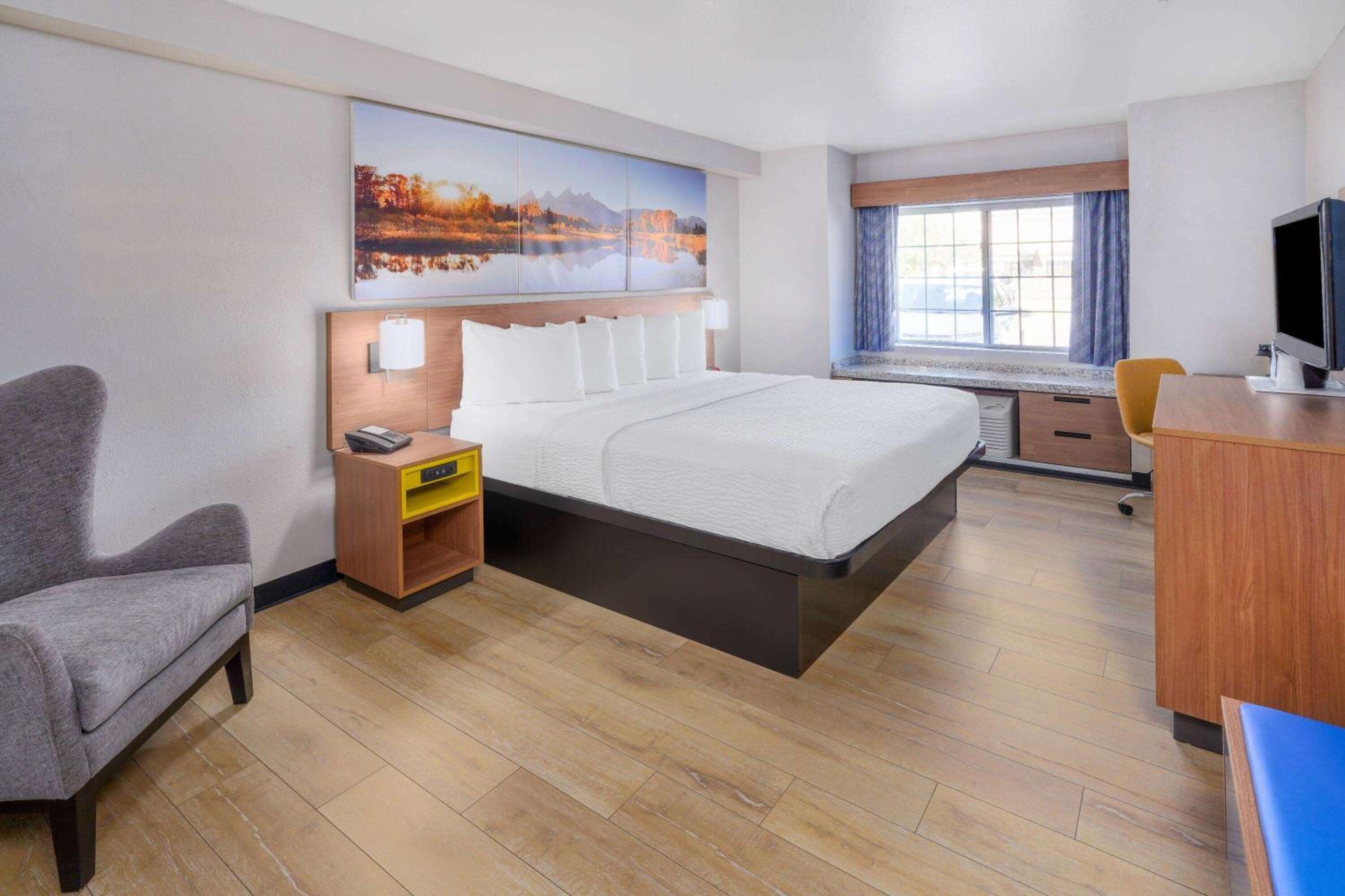 King Room - Mobility Access/Non-Smoking - Photo 1