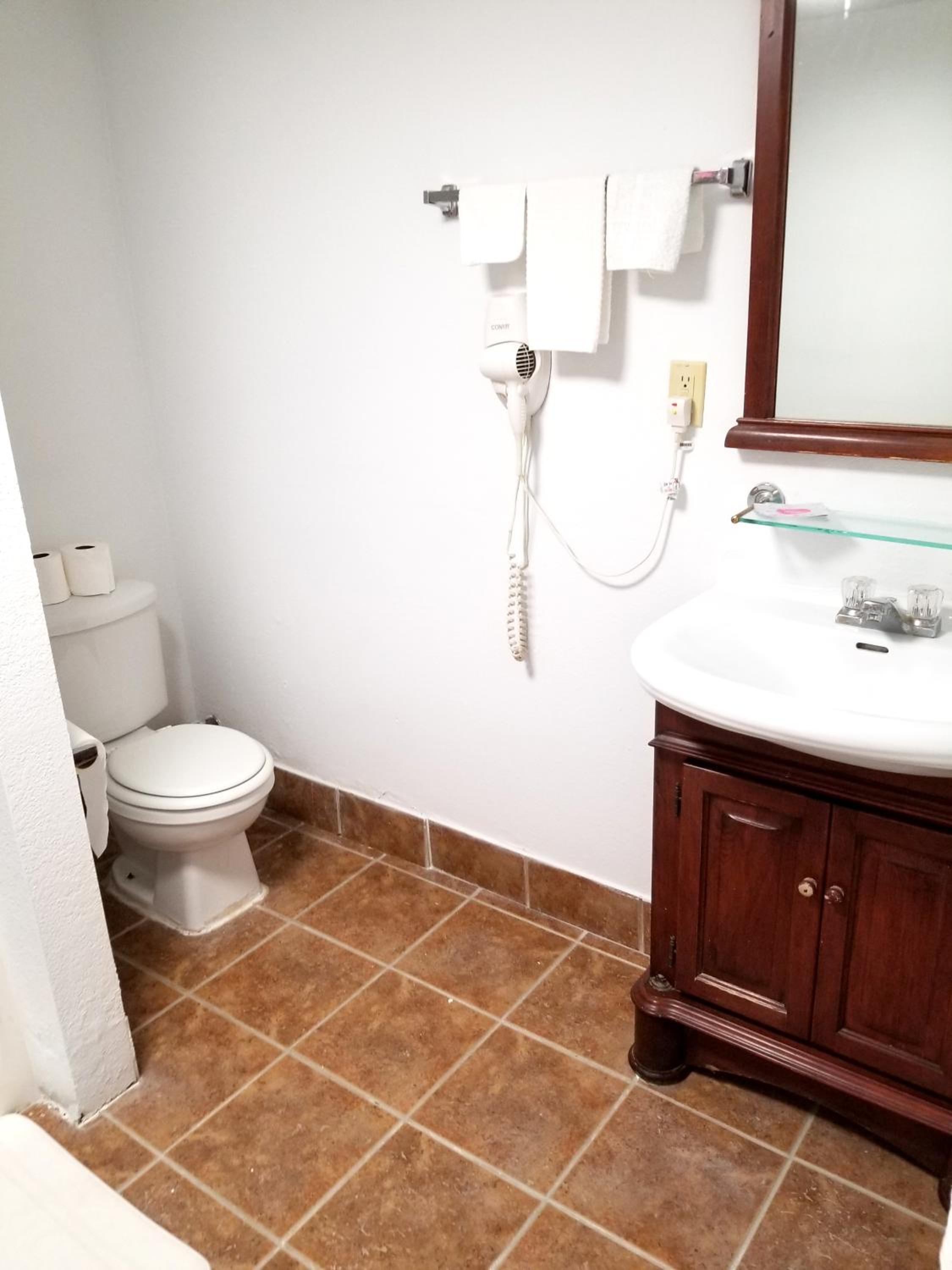 Standard King Room photo 3