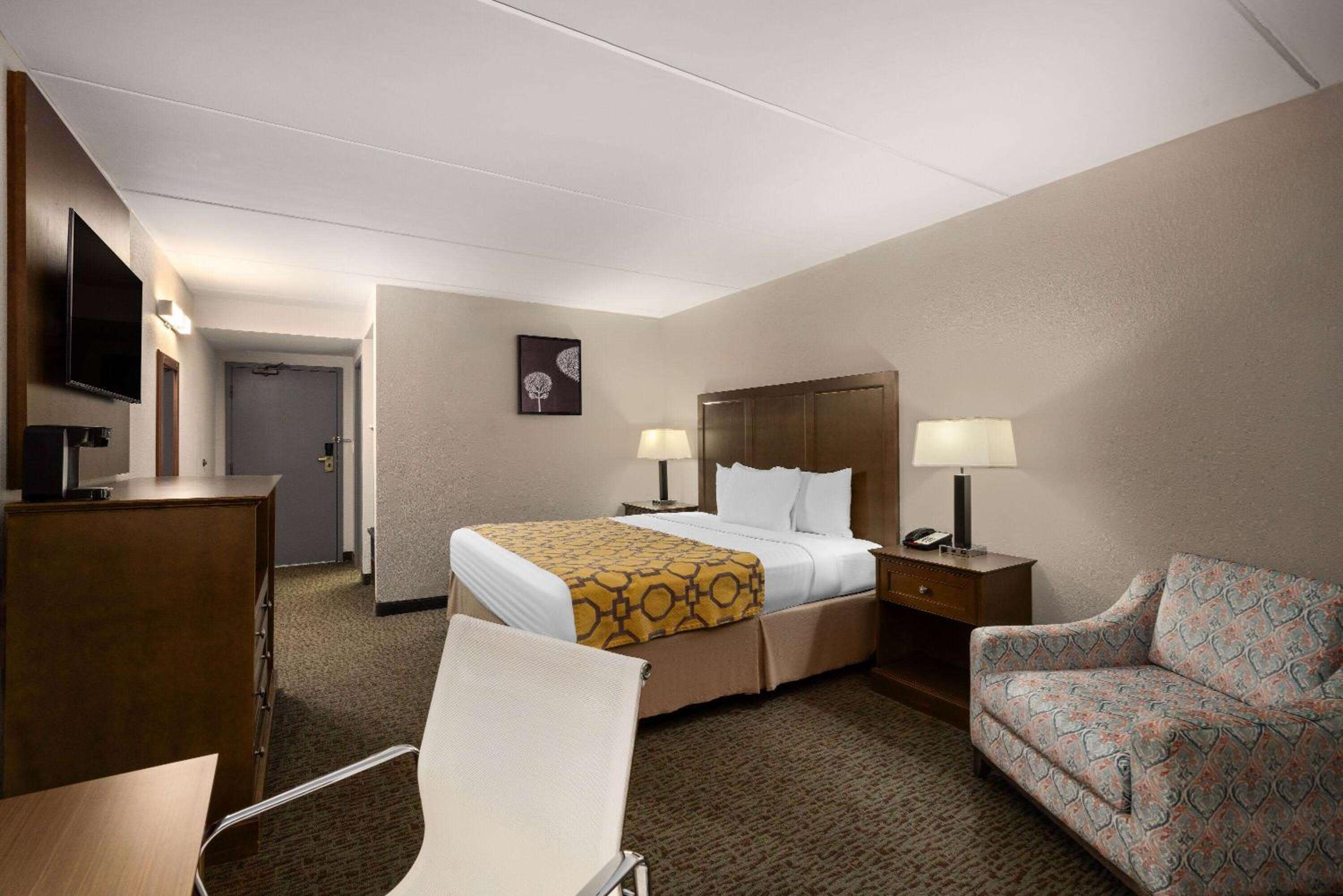 Queen Room - Mobility Access/Non-Smoking - Photo 1