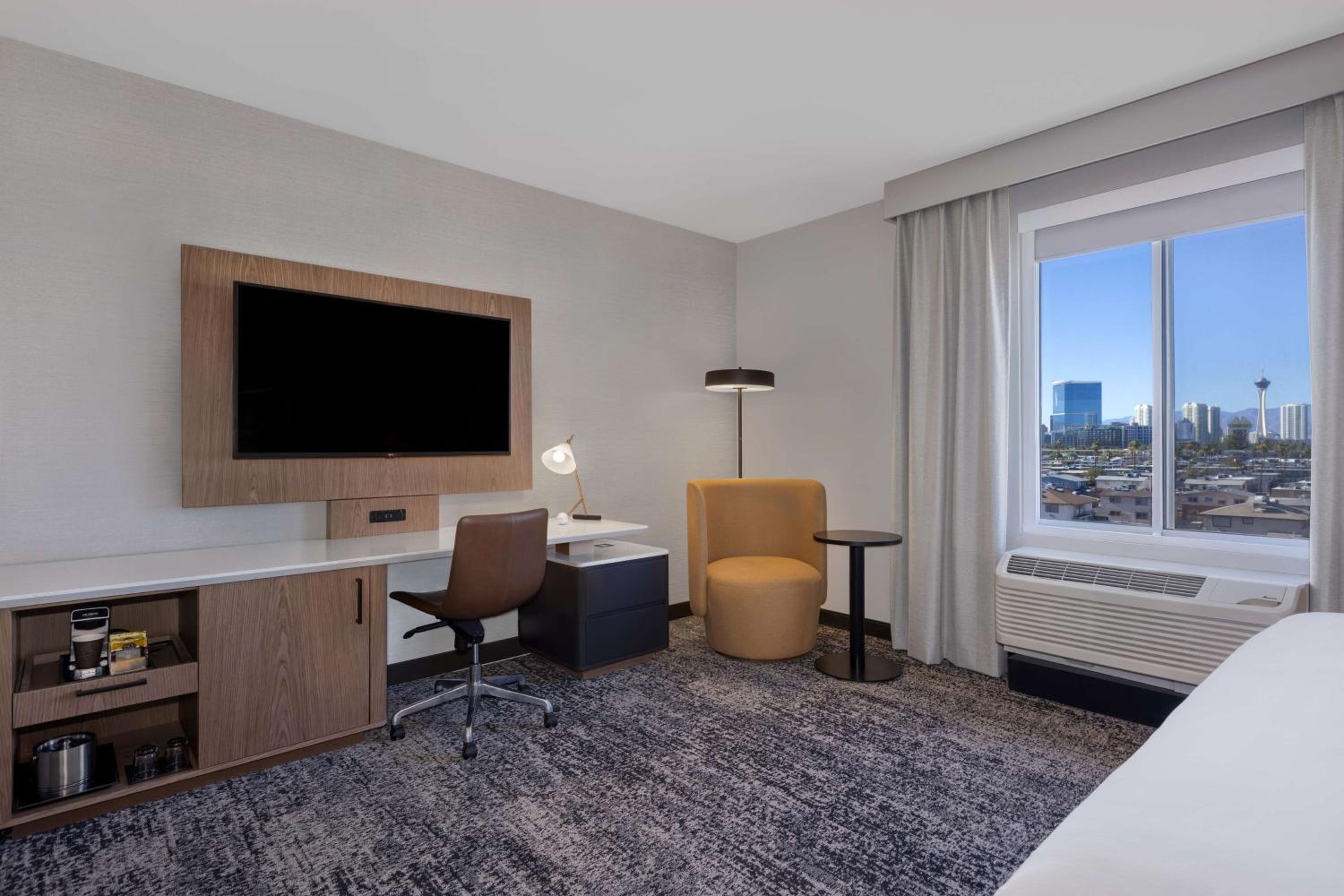 King Room with Roll-In Shower - Mobility/Hearing Accessible