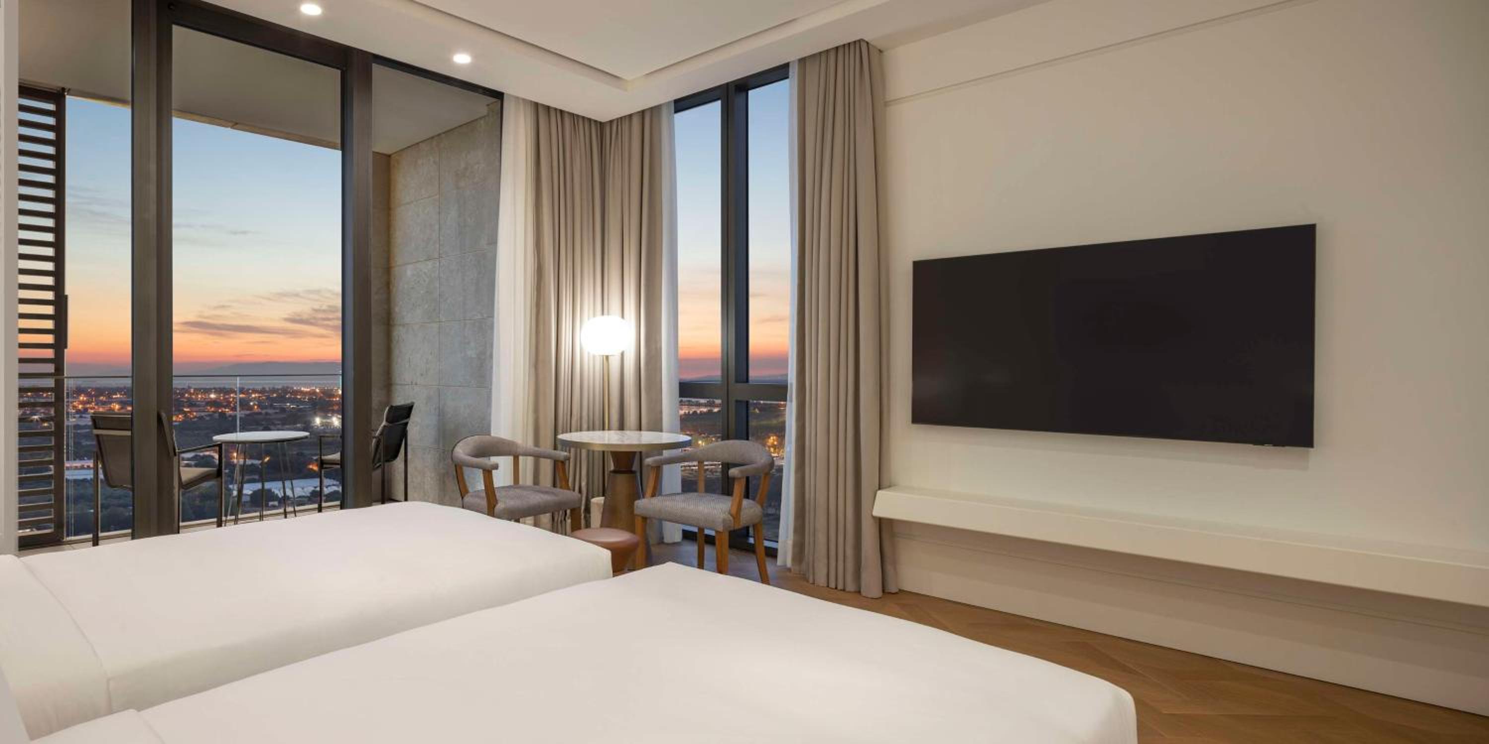 Deluxe Twin Room with Balcony - Photo 8