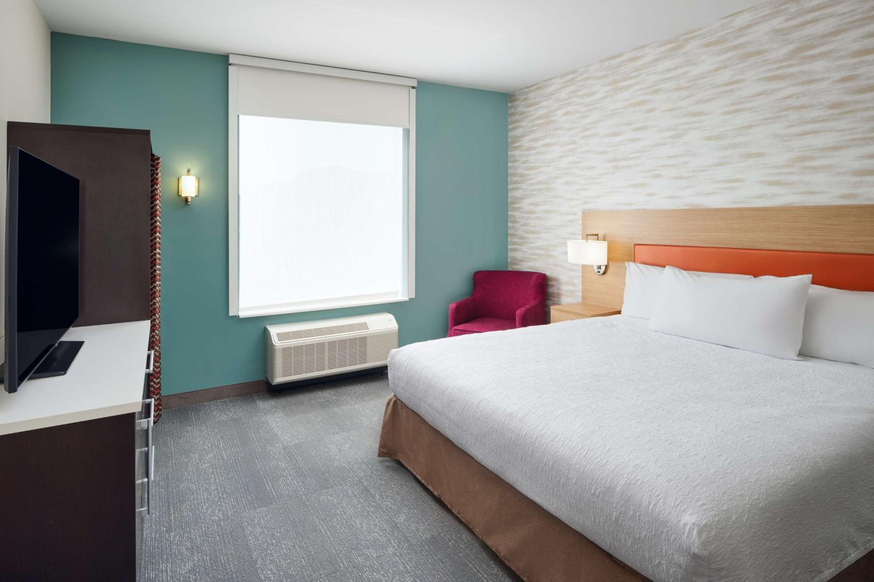 King Suite with Roll-In Shower - Mobility Accessible  - Photo 2