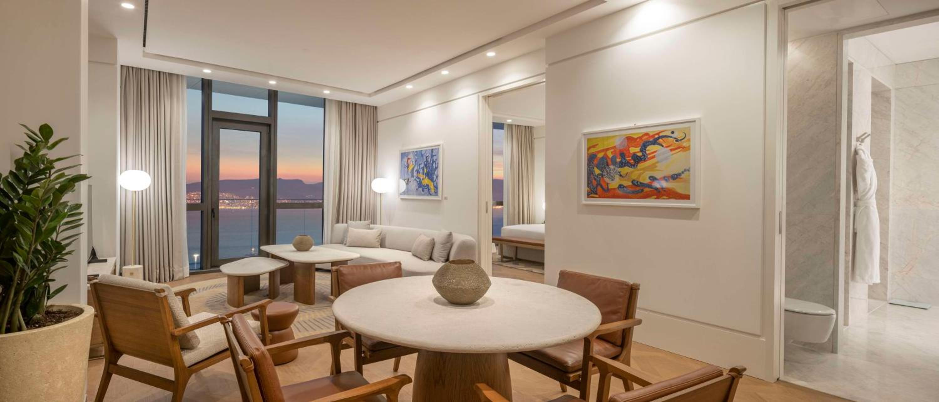 Grand Suite with Balcony - Photo 23