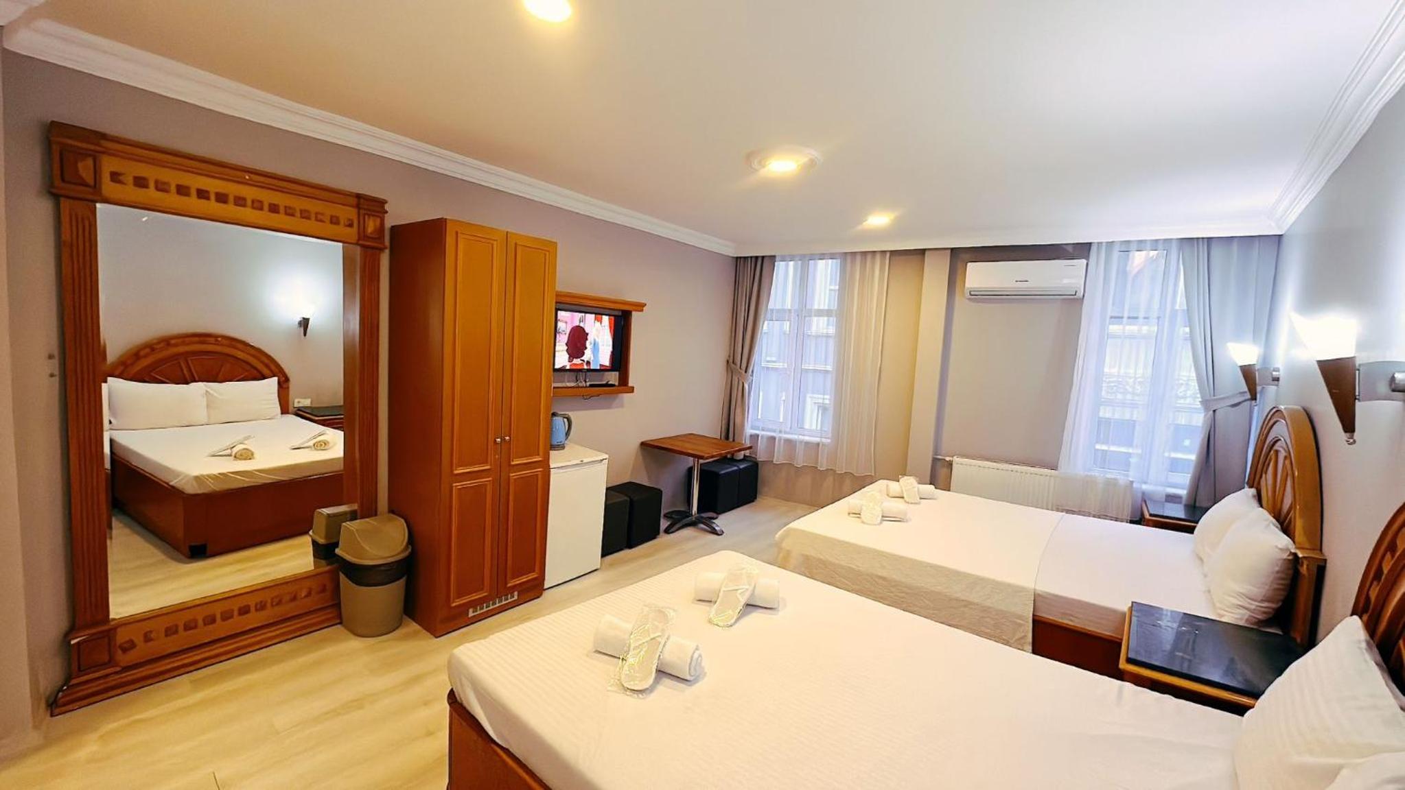 Double or Twin Room photo 2