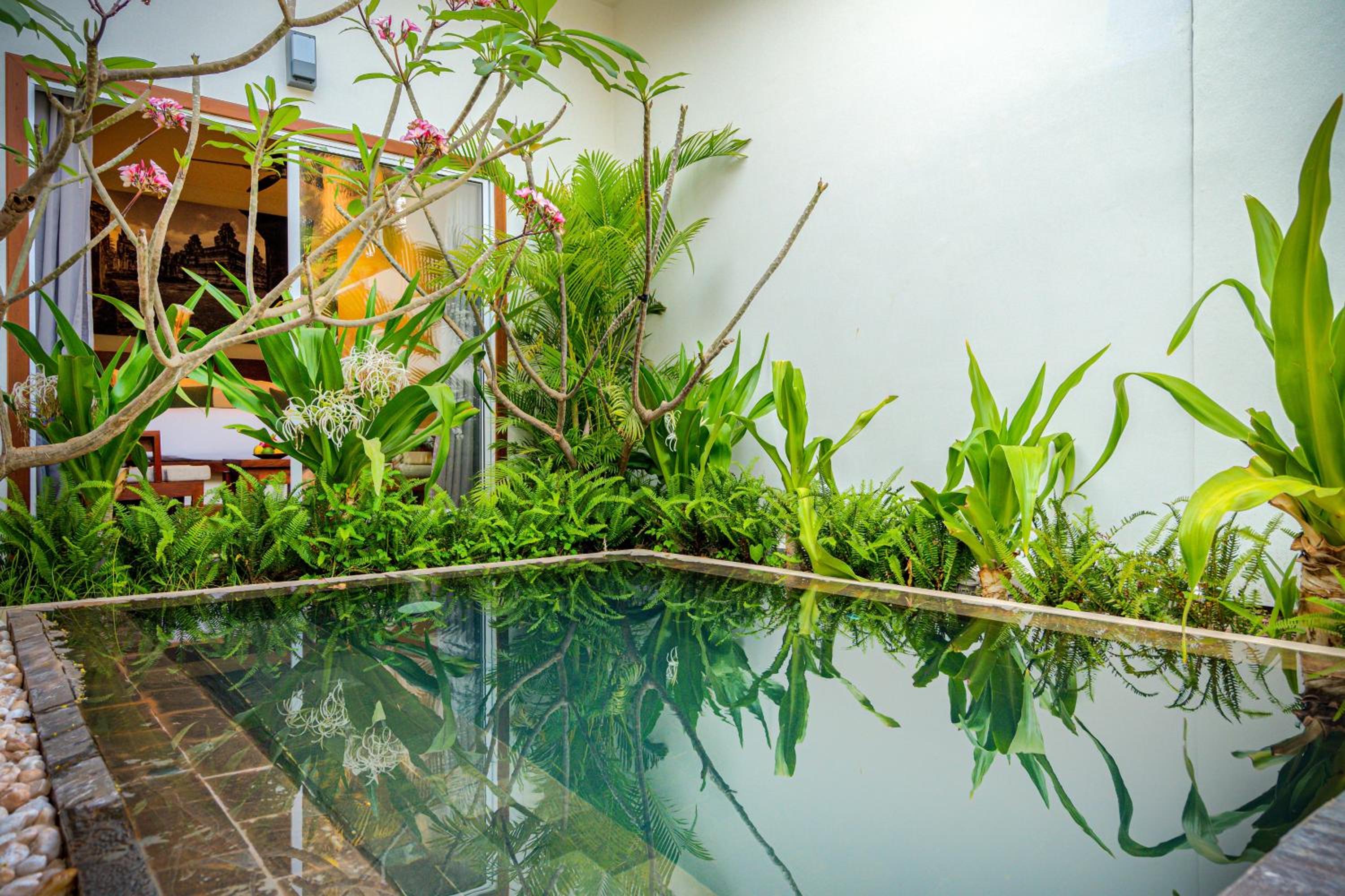 Family Suite with Private Pool - Photo 10
