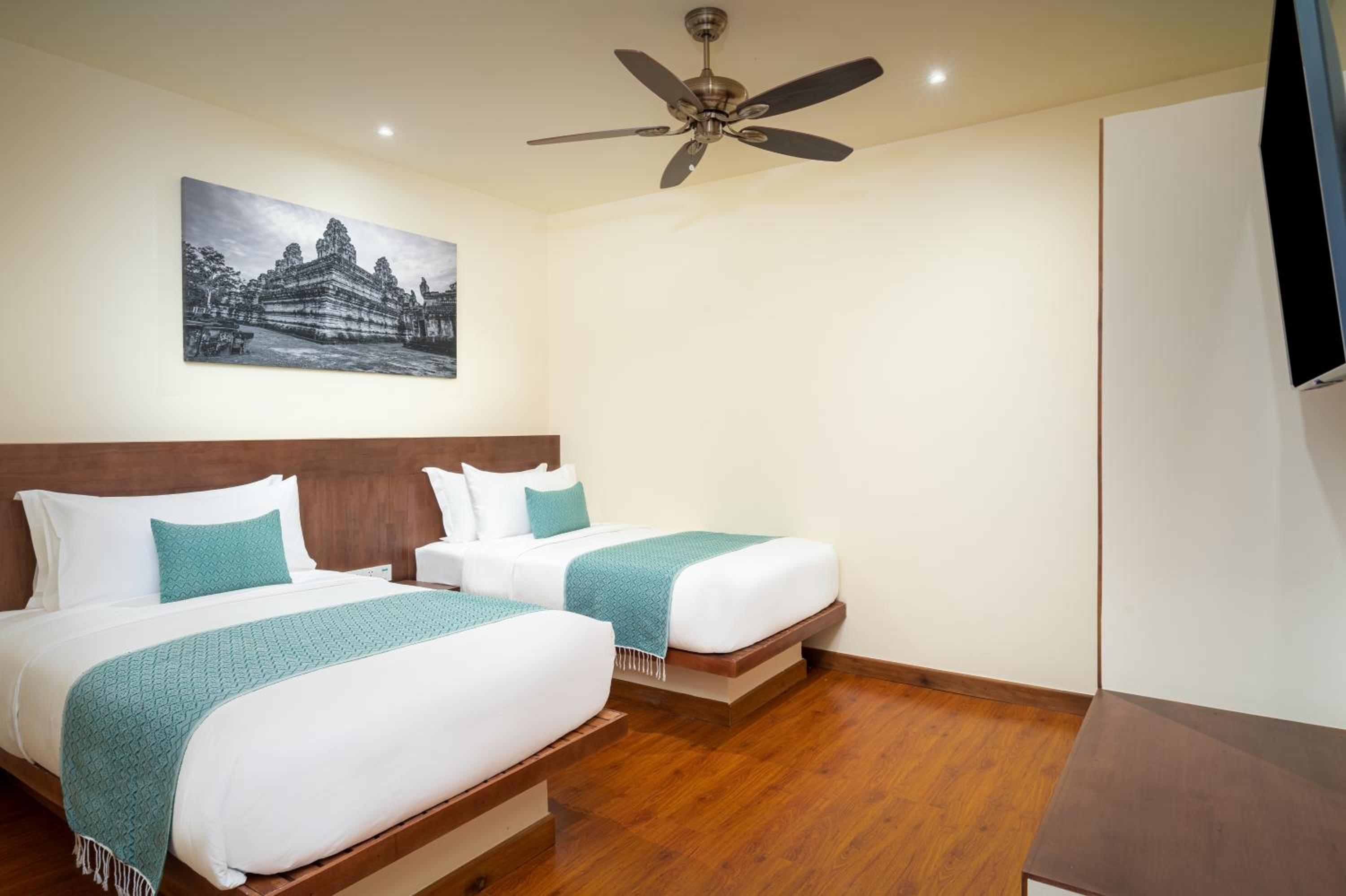Family Suite with Private Pool - Photo 1