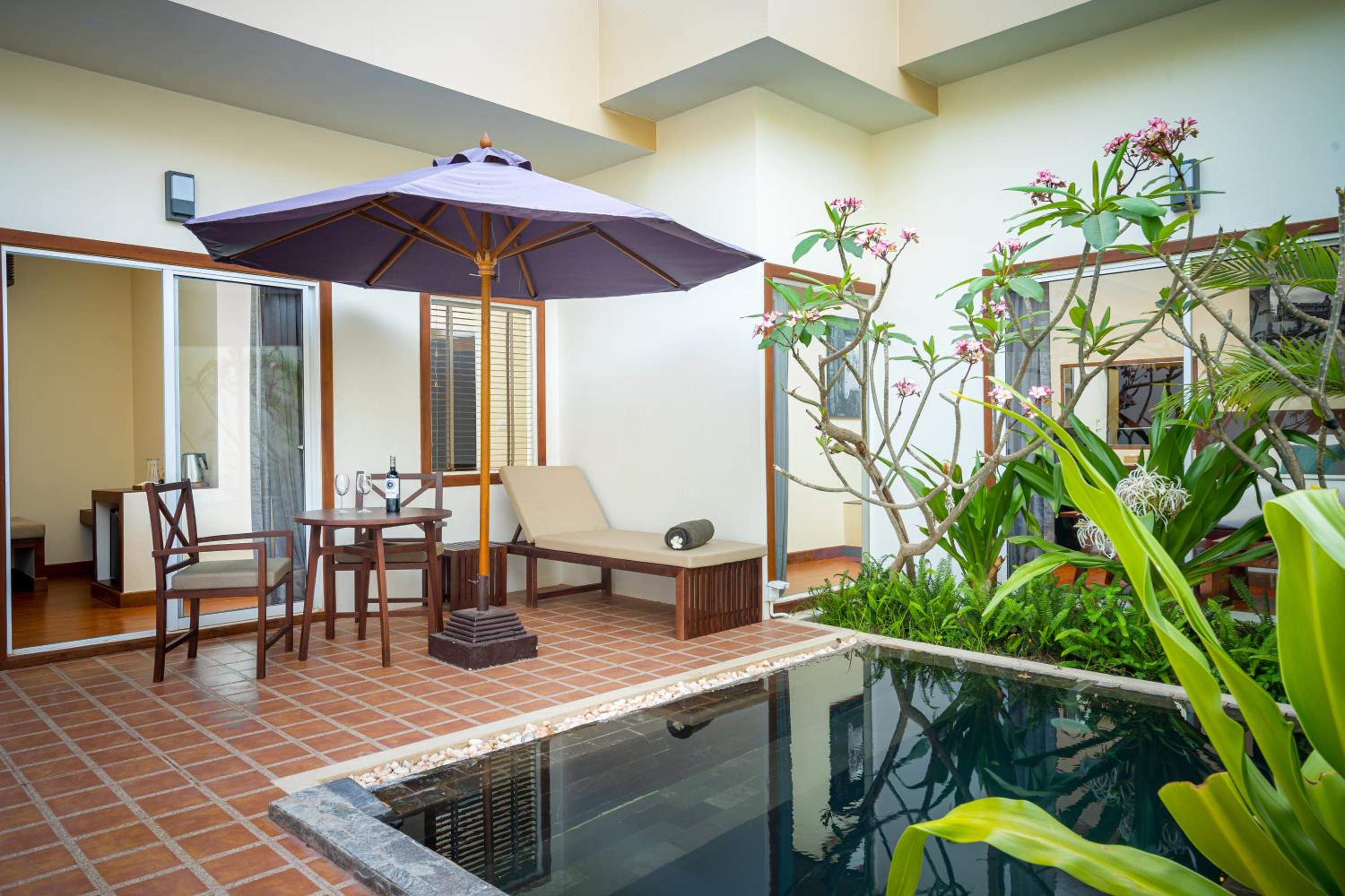 Family Suite with Private Pool - Photo 4