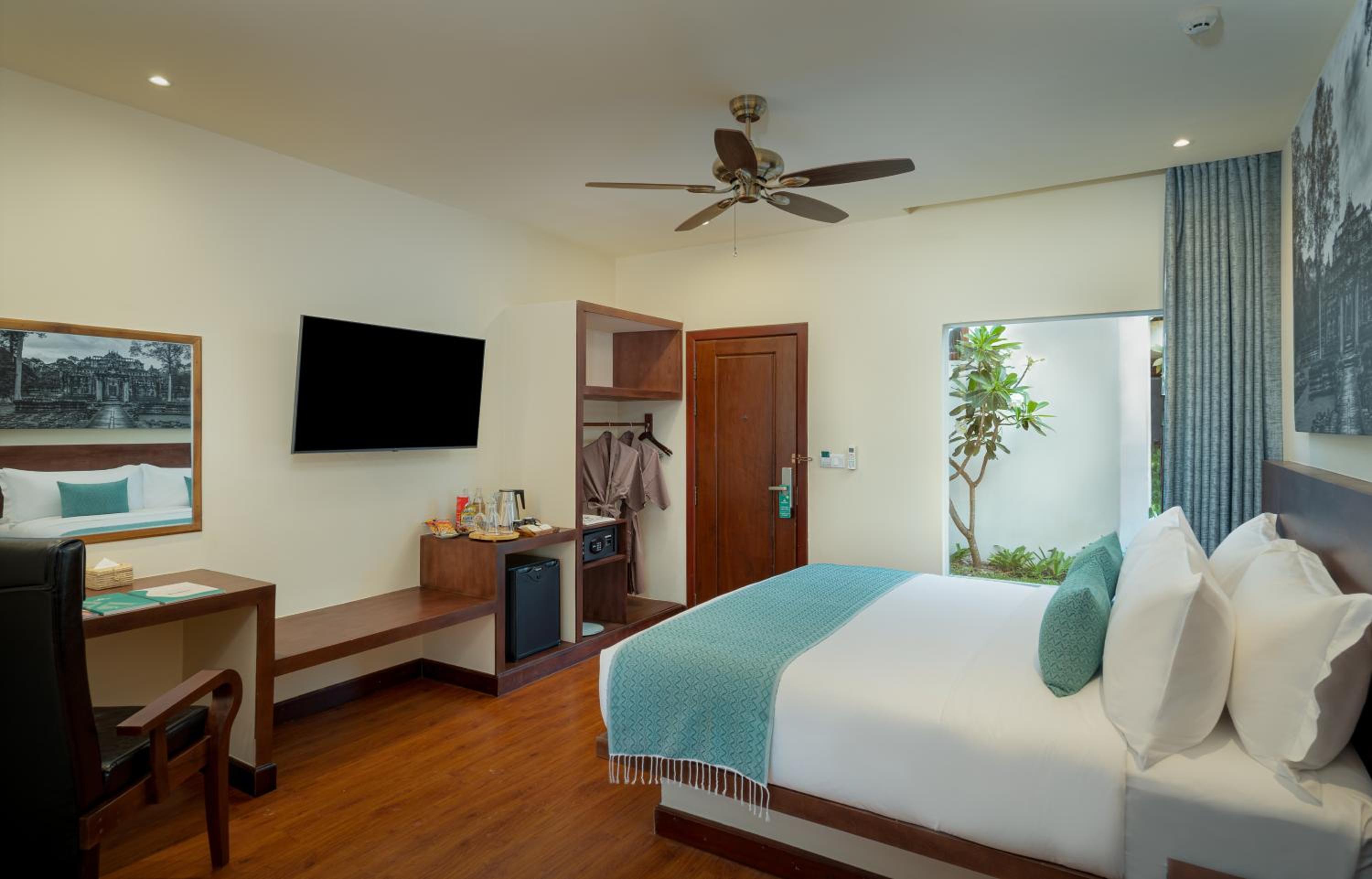 Deluxe Double Room - Photo 1