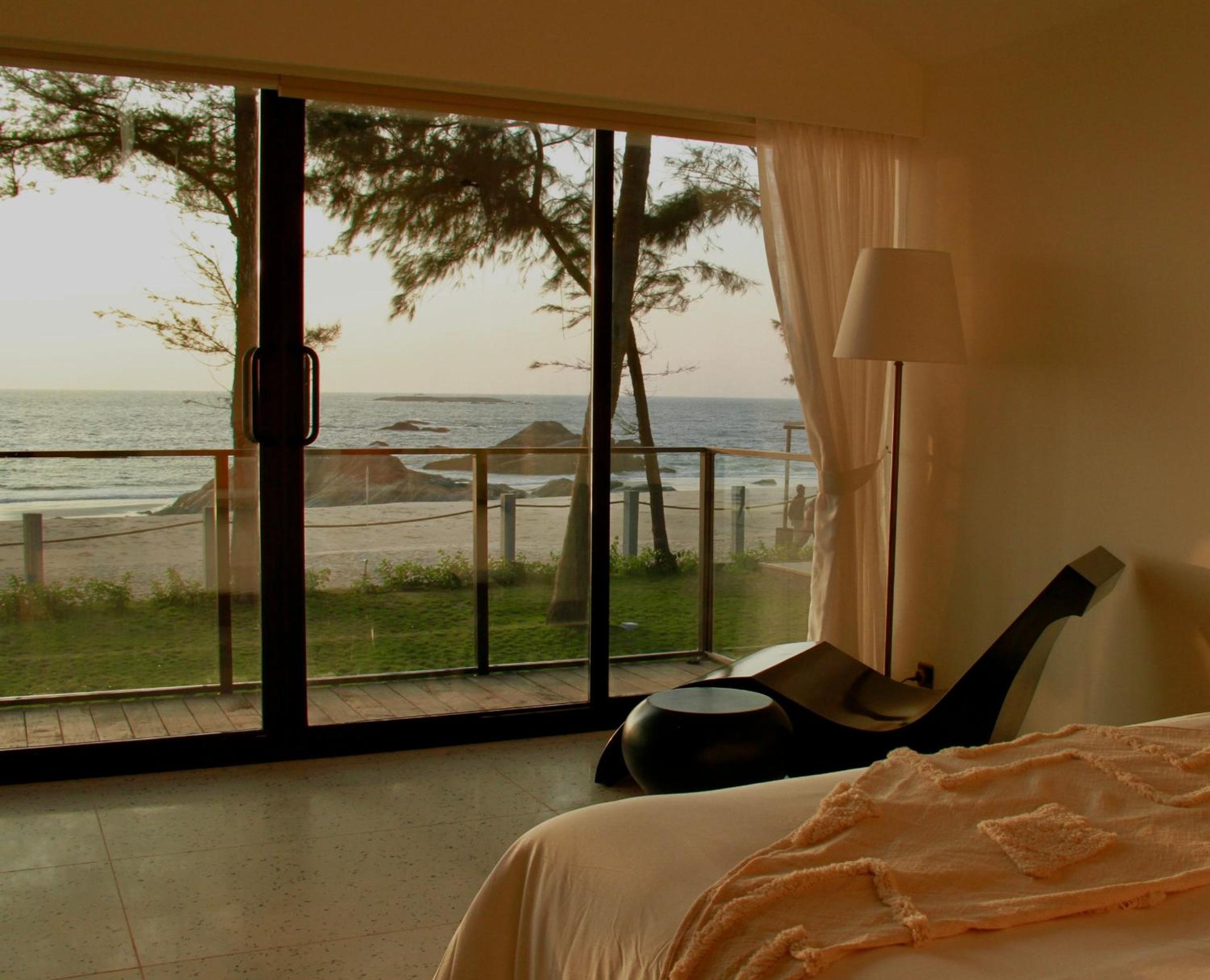 Ocean Front Luxury Room - Photo 3