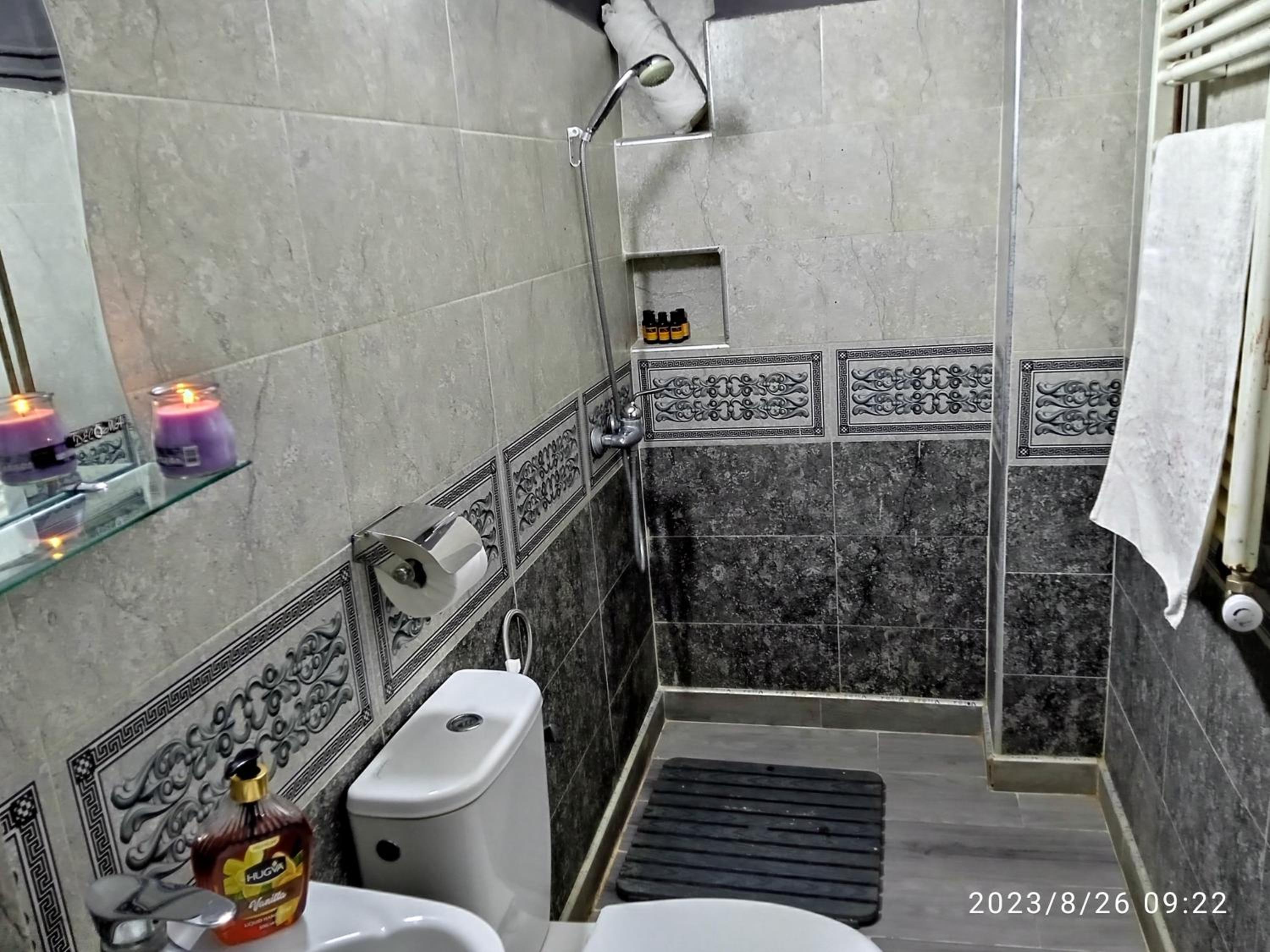 Family Suite with Balcony - Photo 13