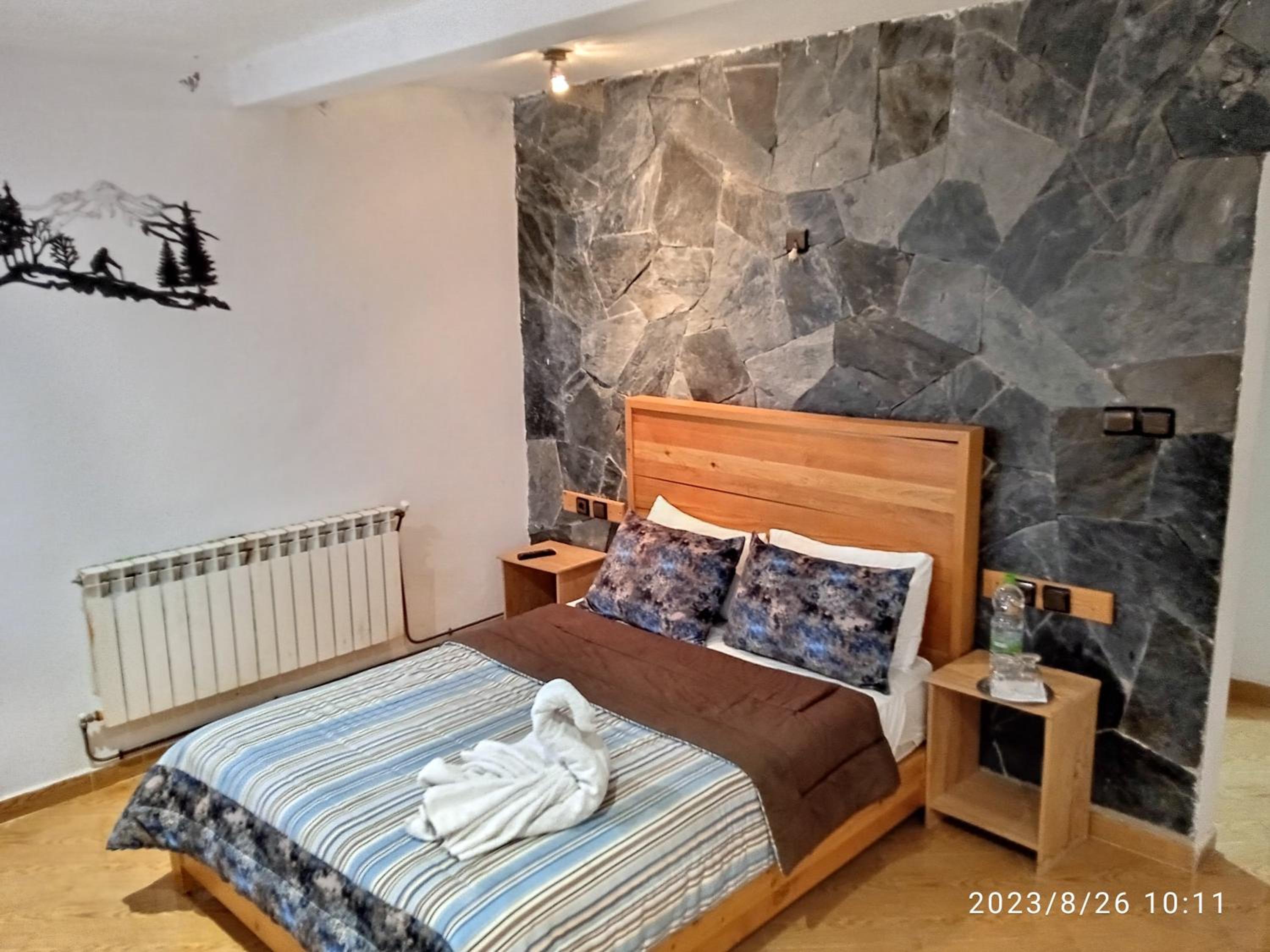 Suite with Mountain View - Photo 7