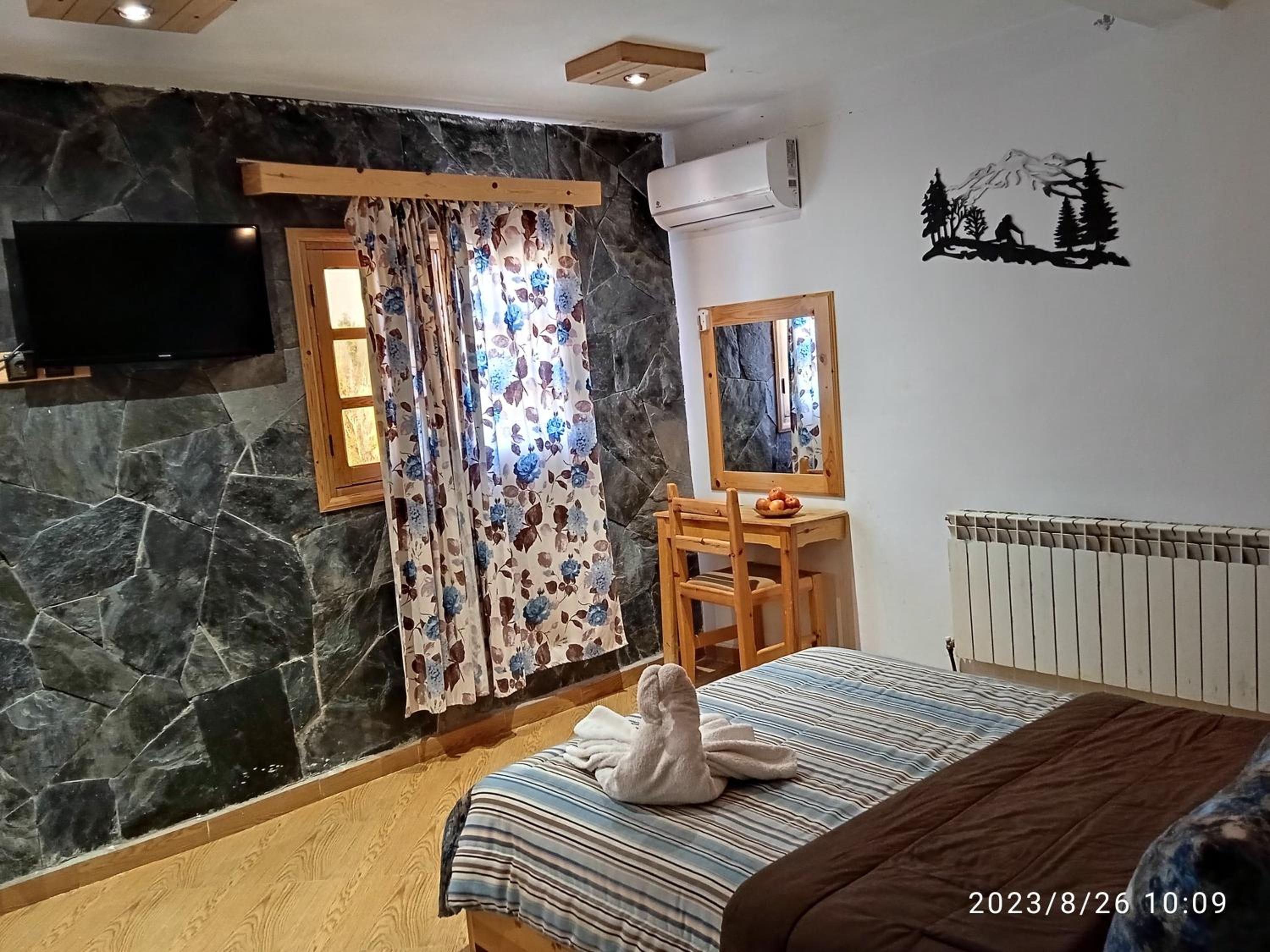 Suite with Mountain View - Photo 6