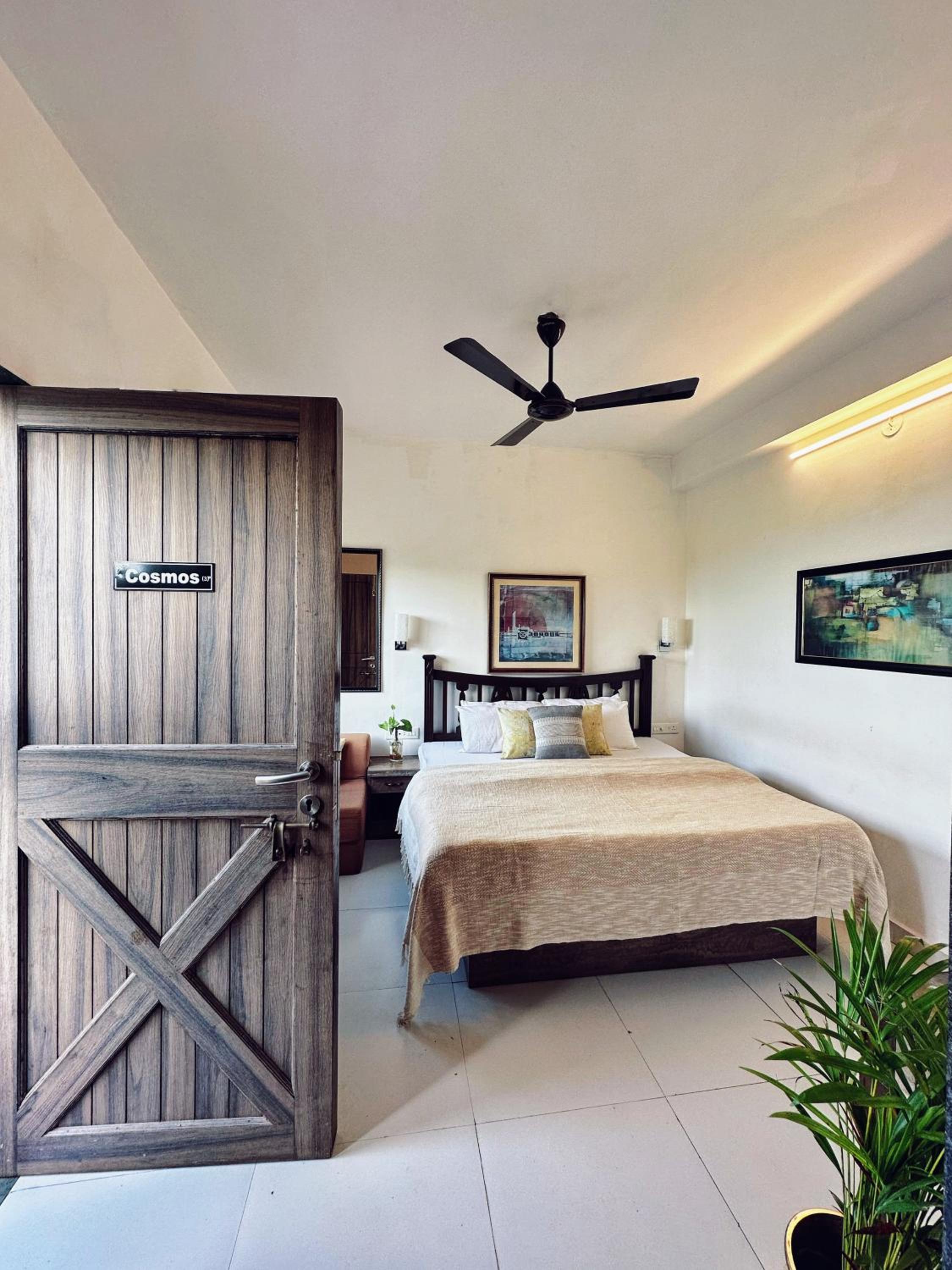 Deluxe Double Room With Balcony photo 3