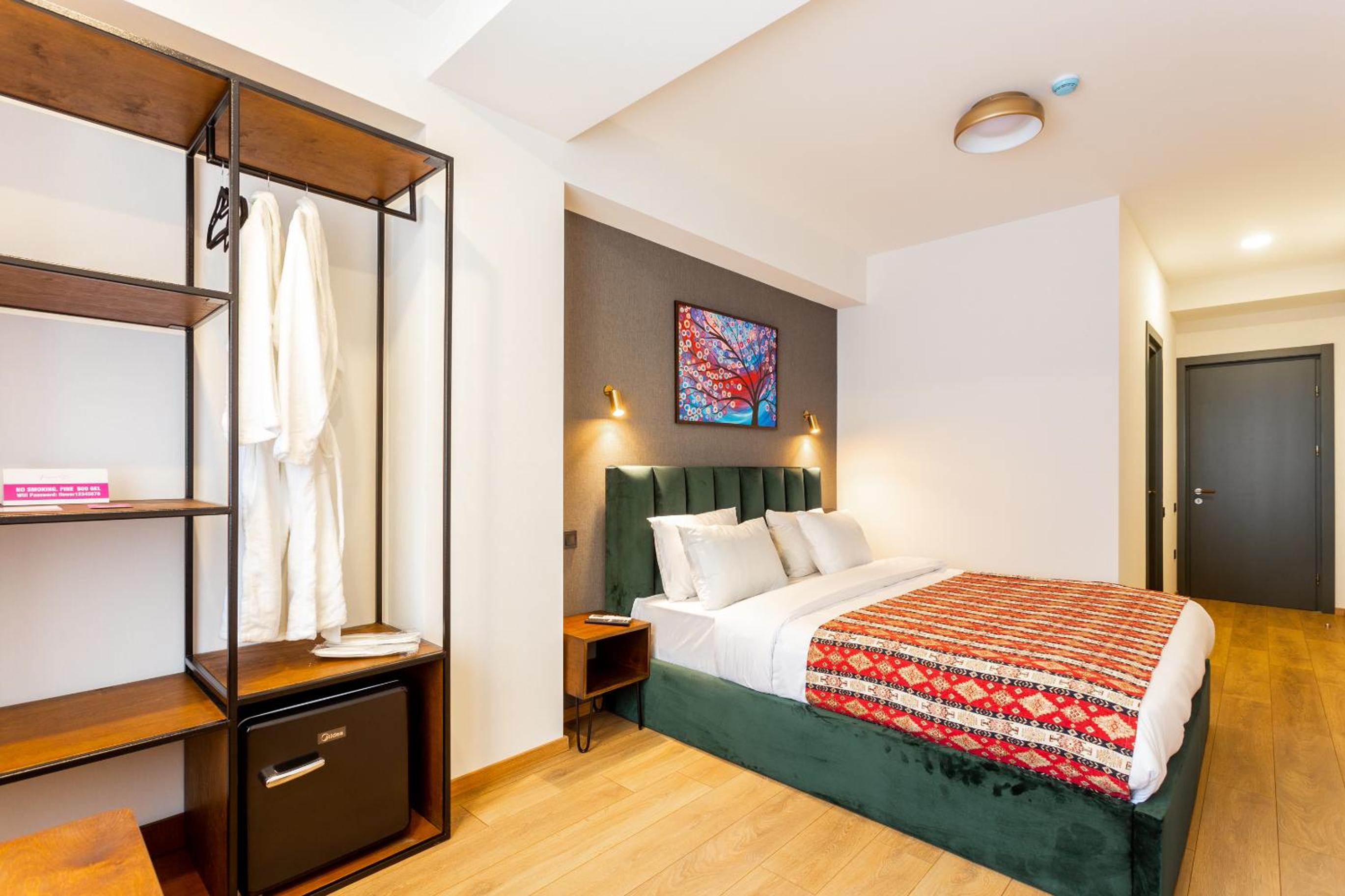 Double Room - Photo 4