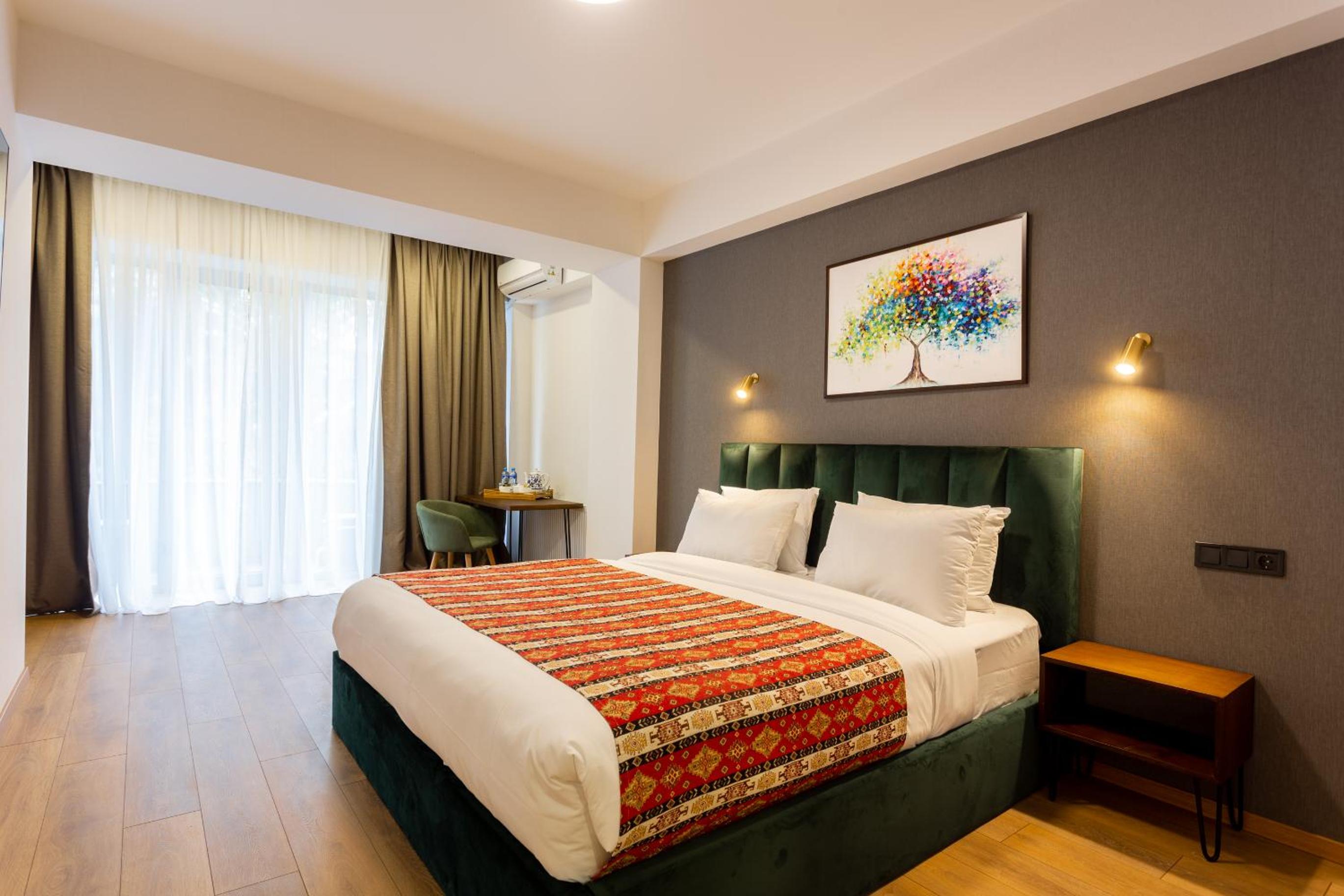 Double Room with Balcony - Photo 2