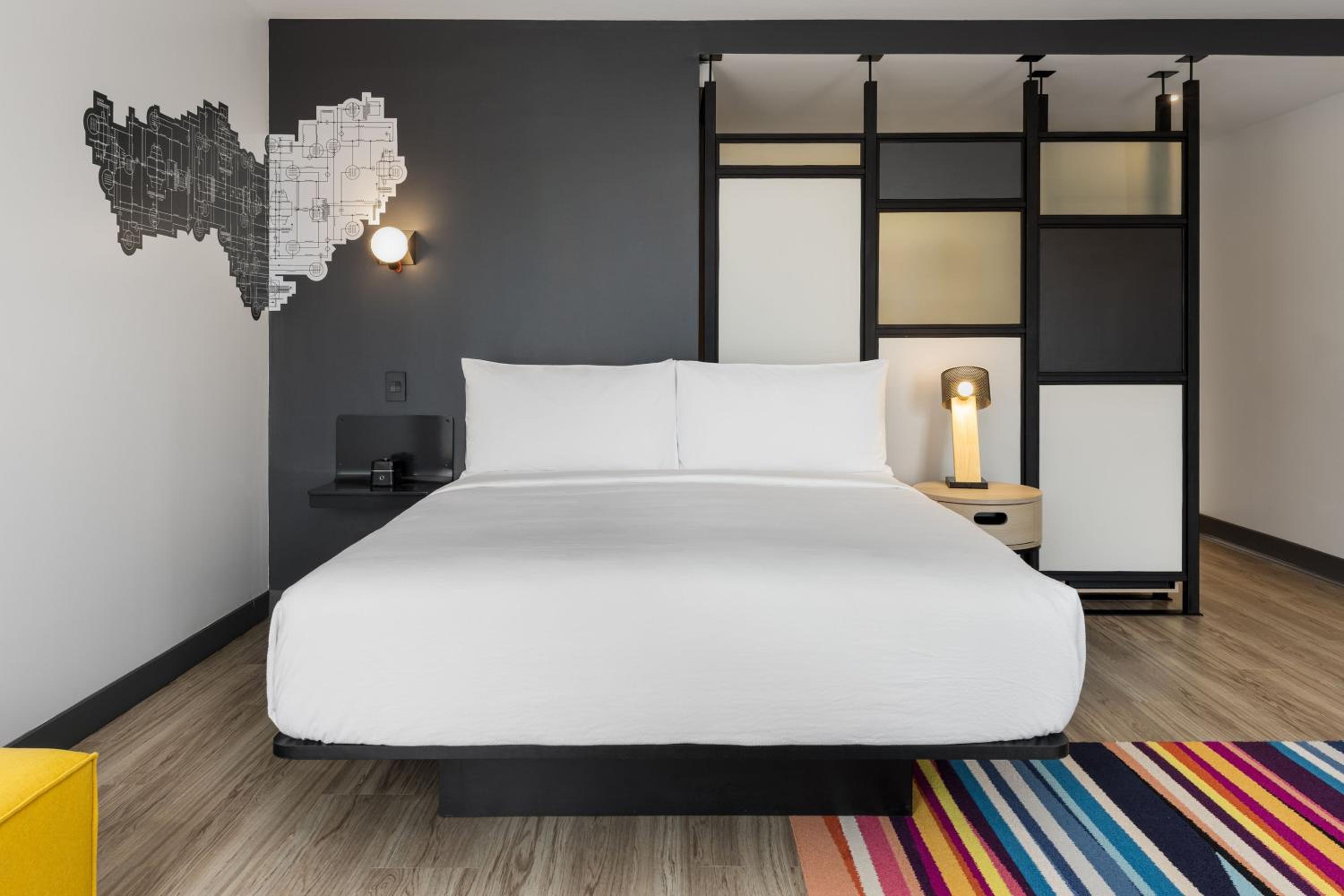King Room with City View - Photo 2