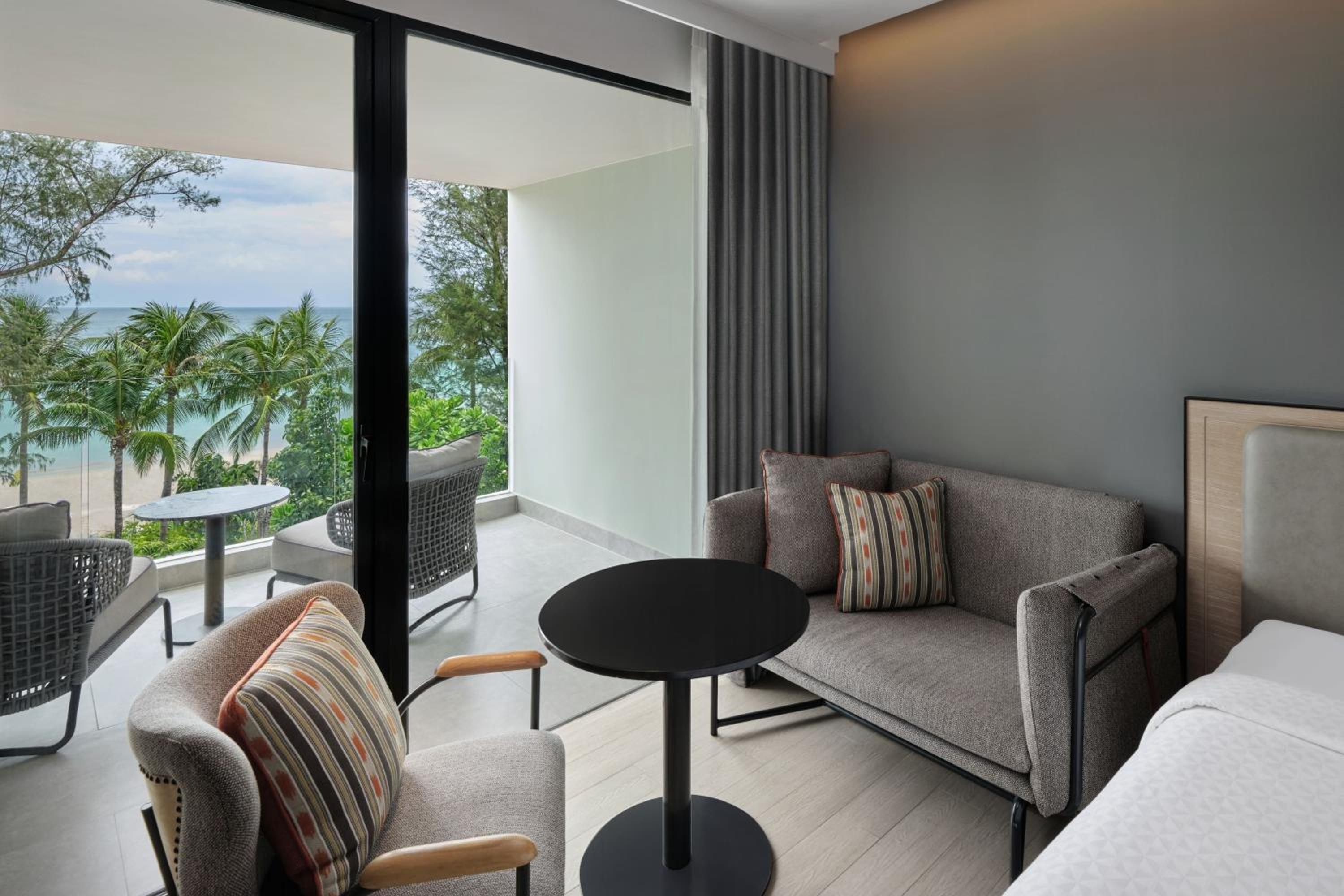 Double Room with Two Double Beds, Balcony and Ocean View - Photo 6