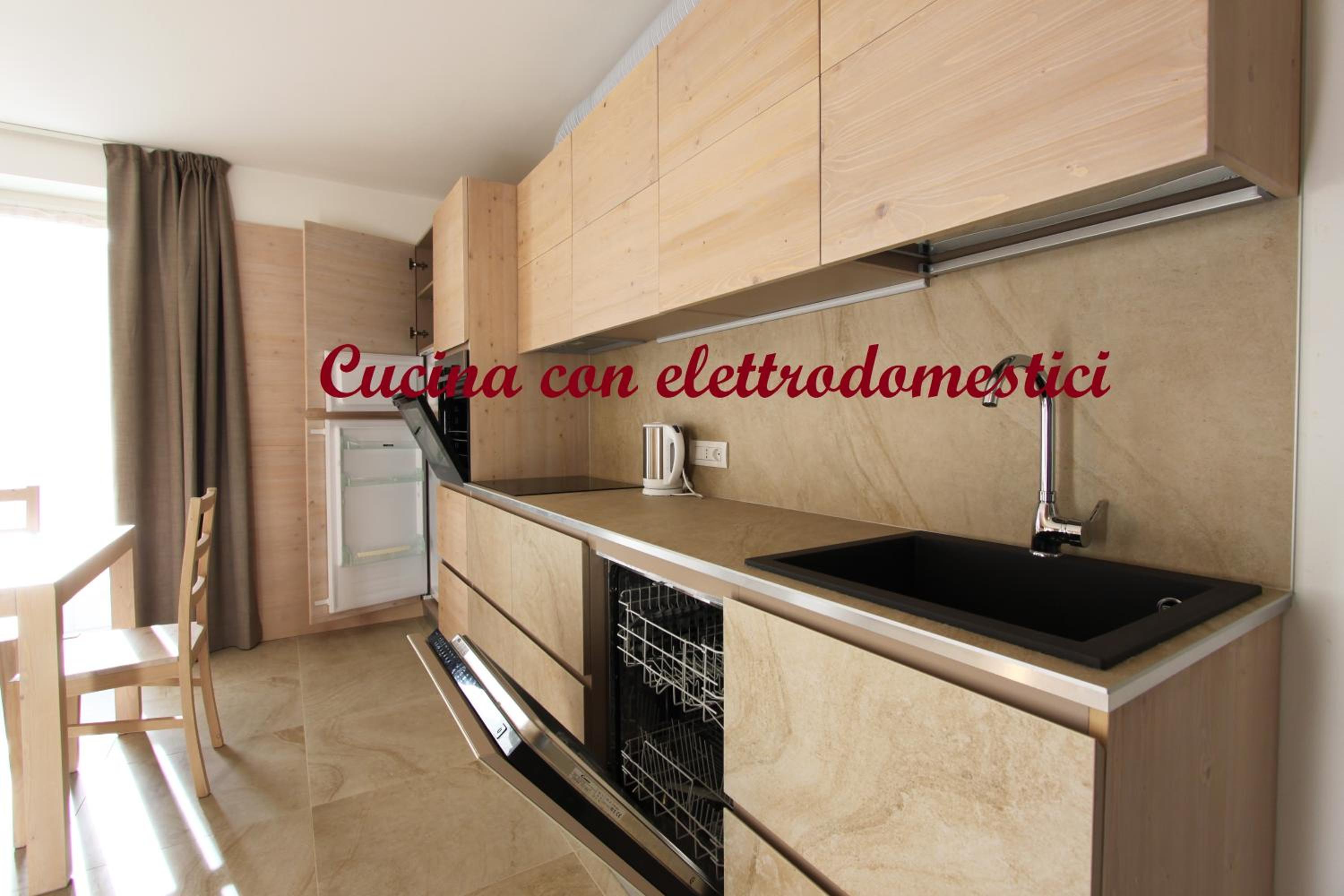 One-Bedroom Apartment (6 Adults) photo 2