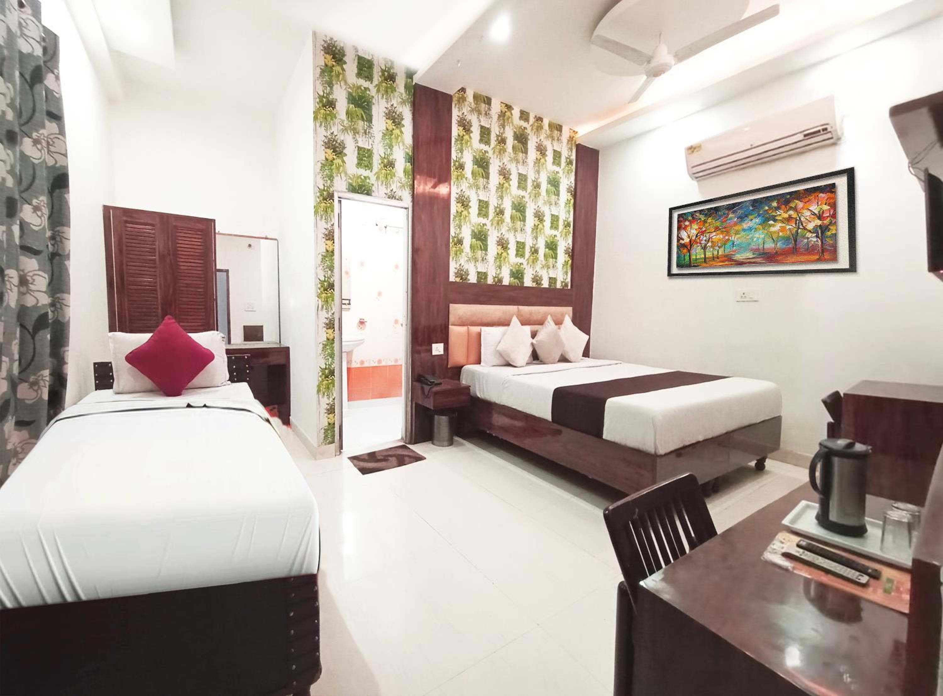 Classic Triple Room - Photo 1