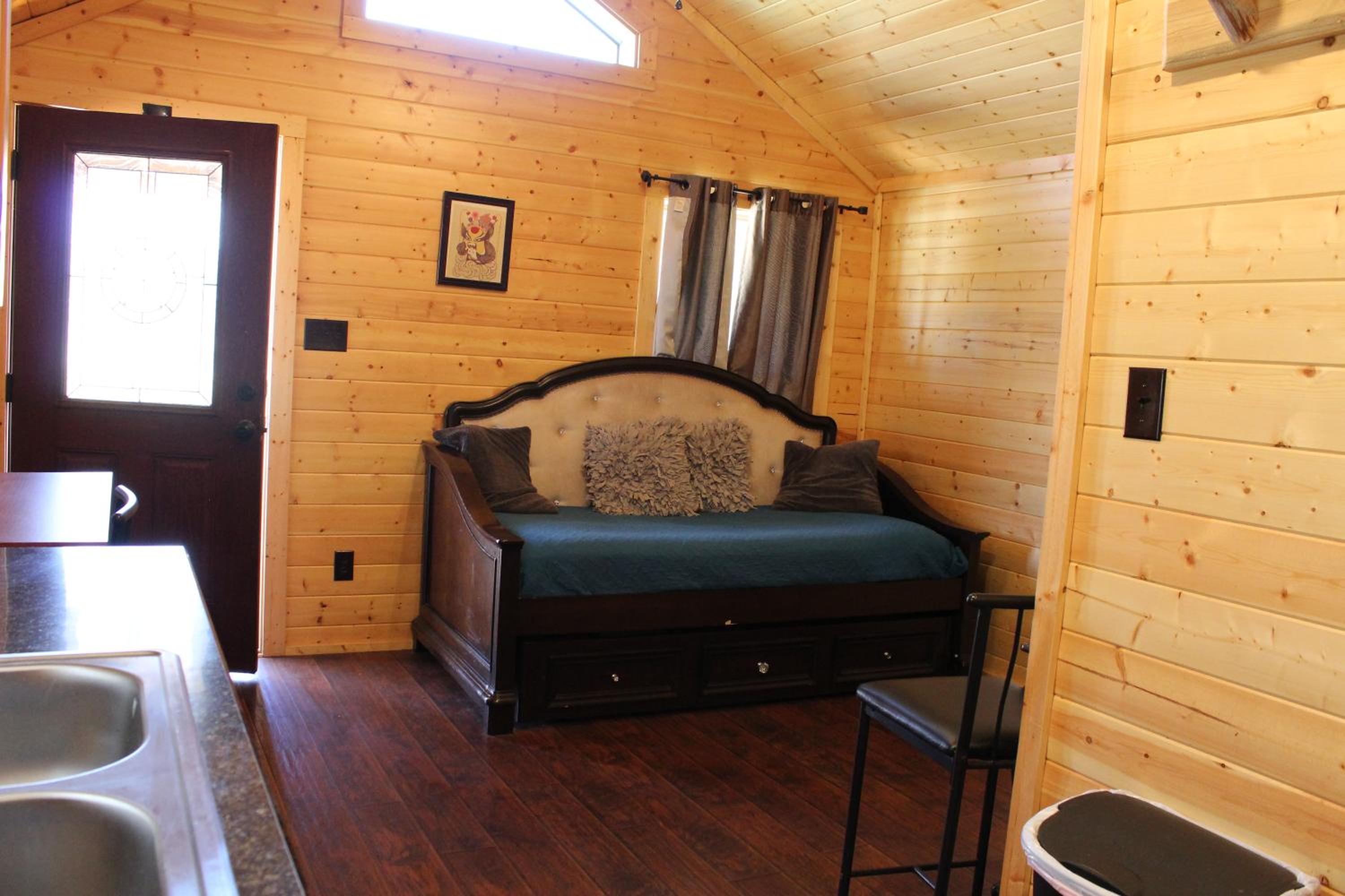 Deluxe Cabin 12 photo 1