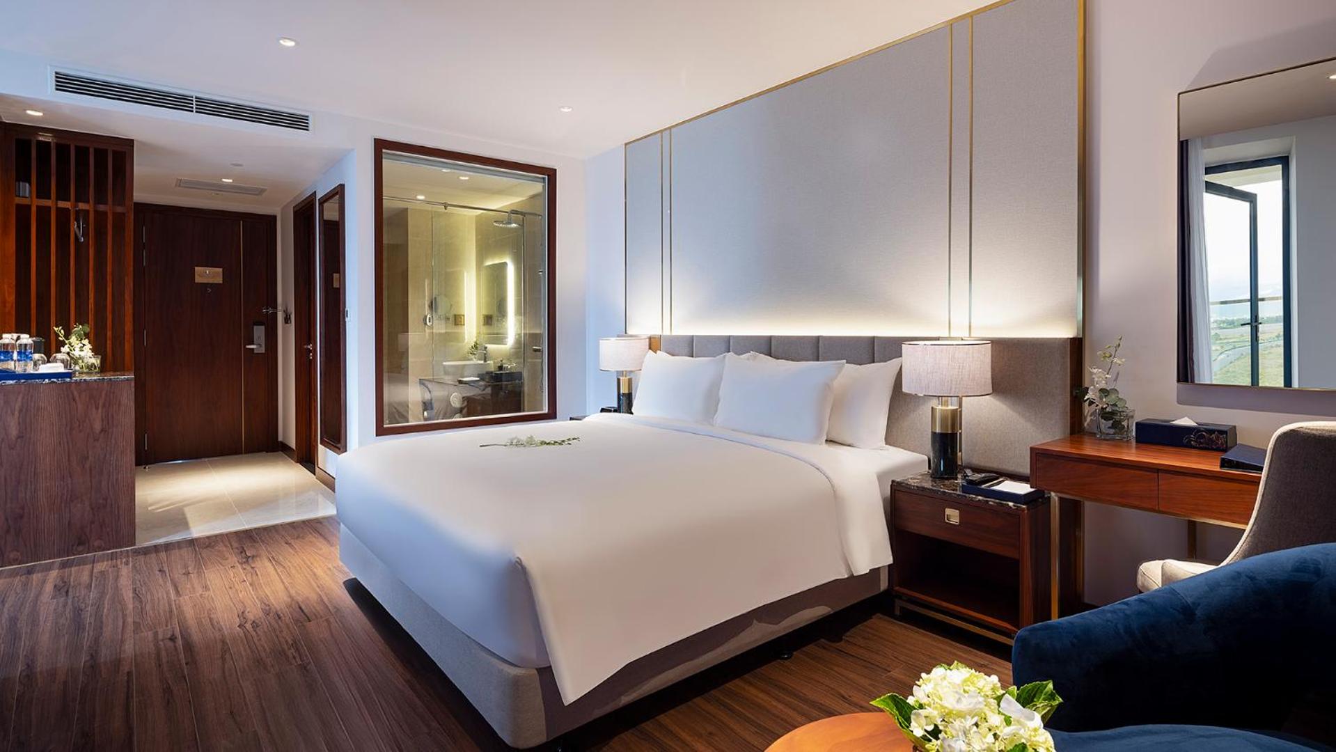 King Suite with Two King Beds with Balcony and Sea View - Photo 1