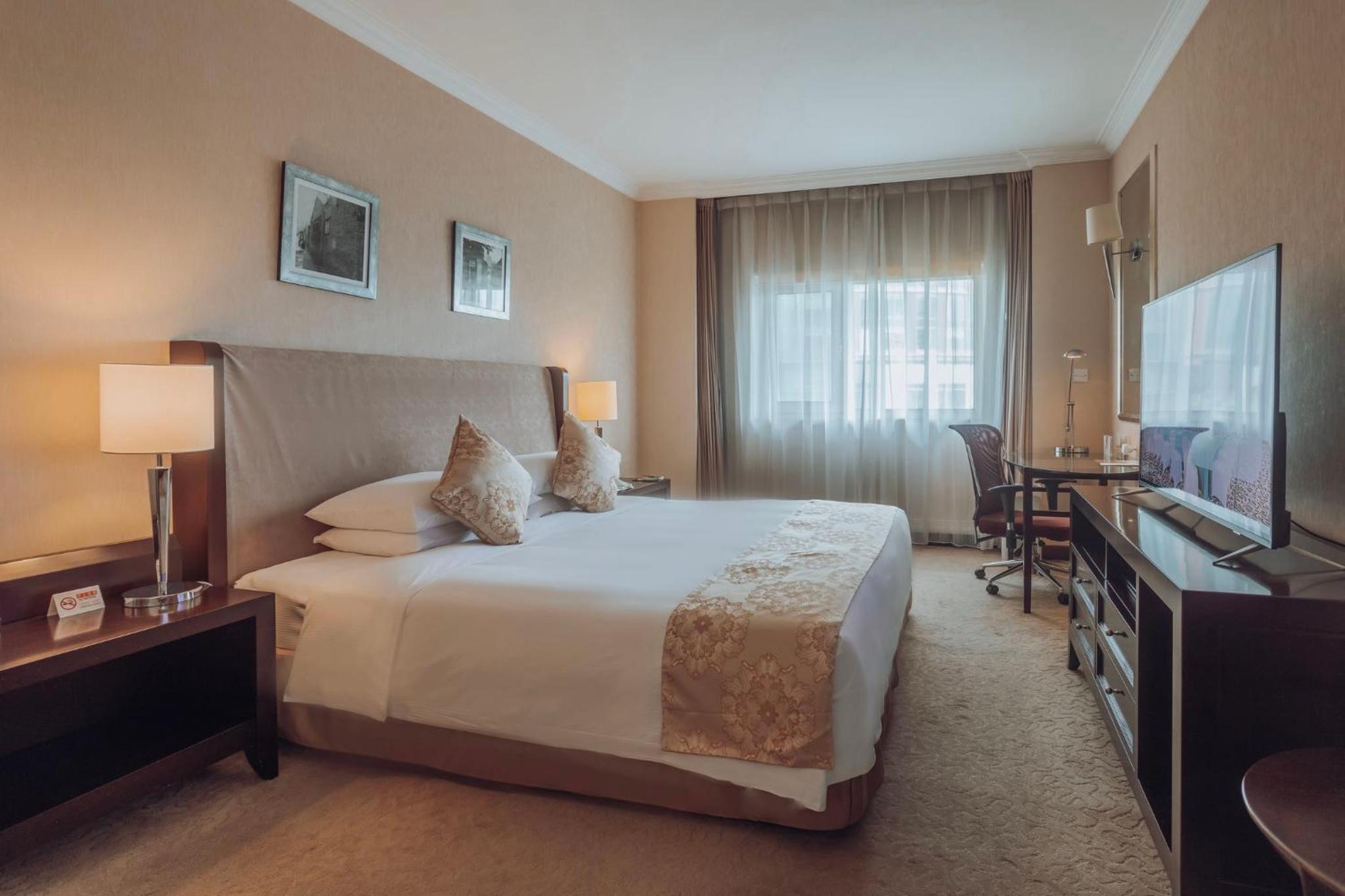 One-Bedroom Suite - Photo 1