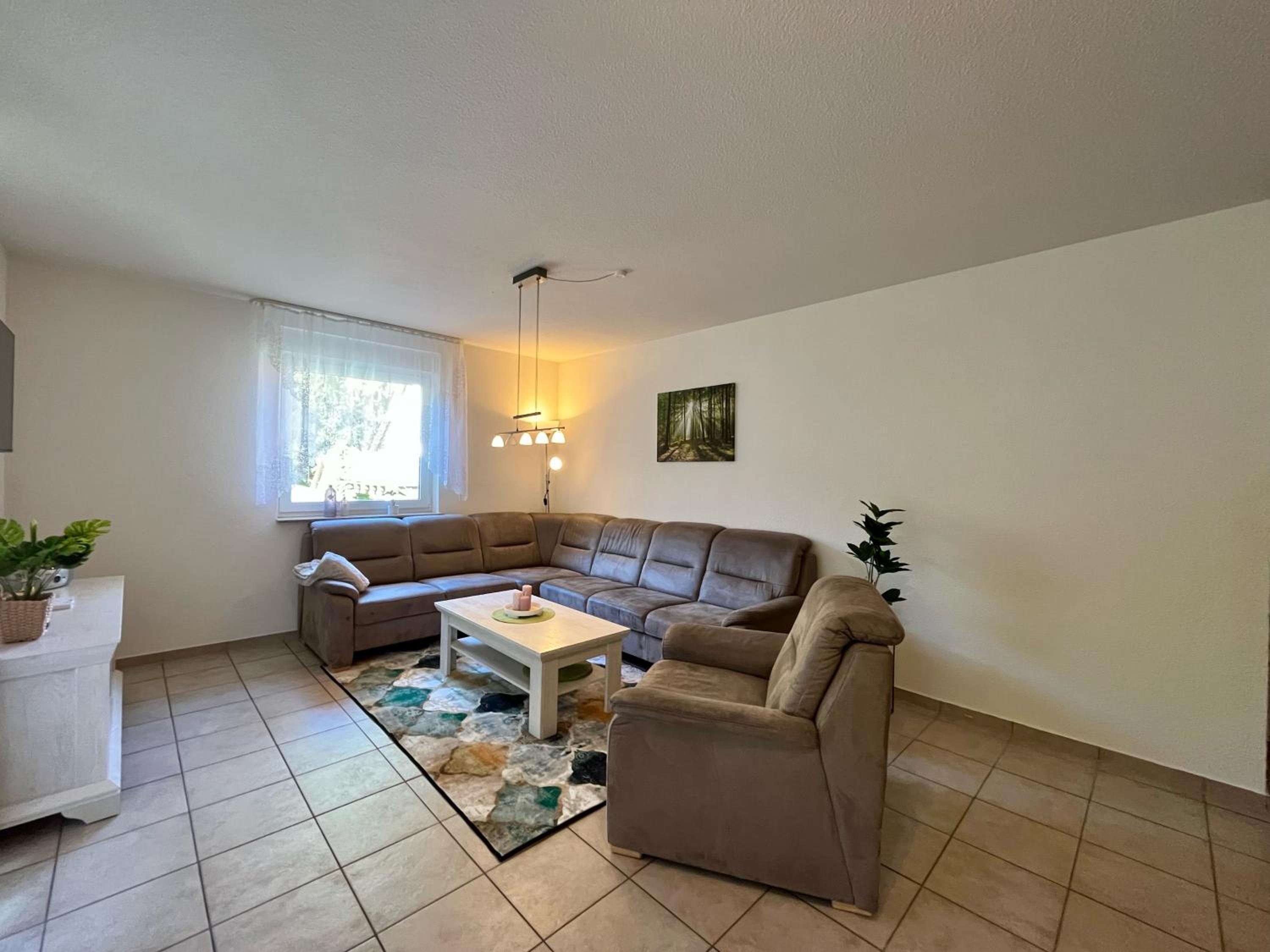 Eight-Bedroom House photo 1