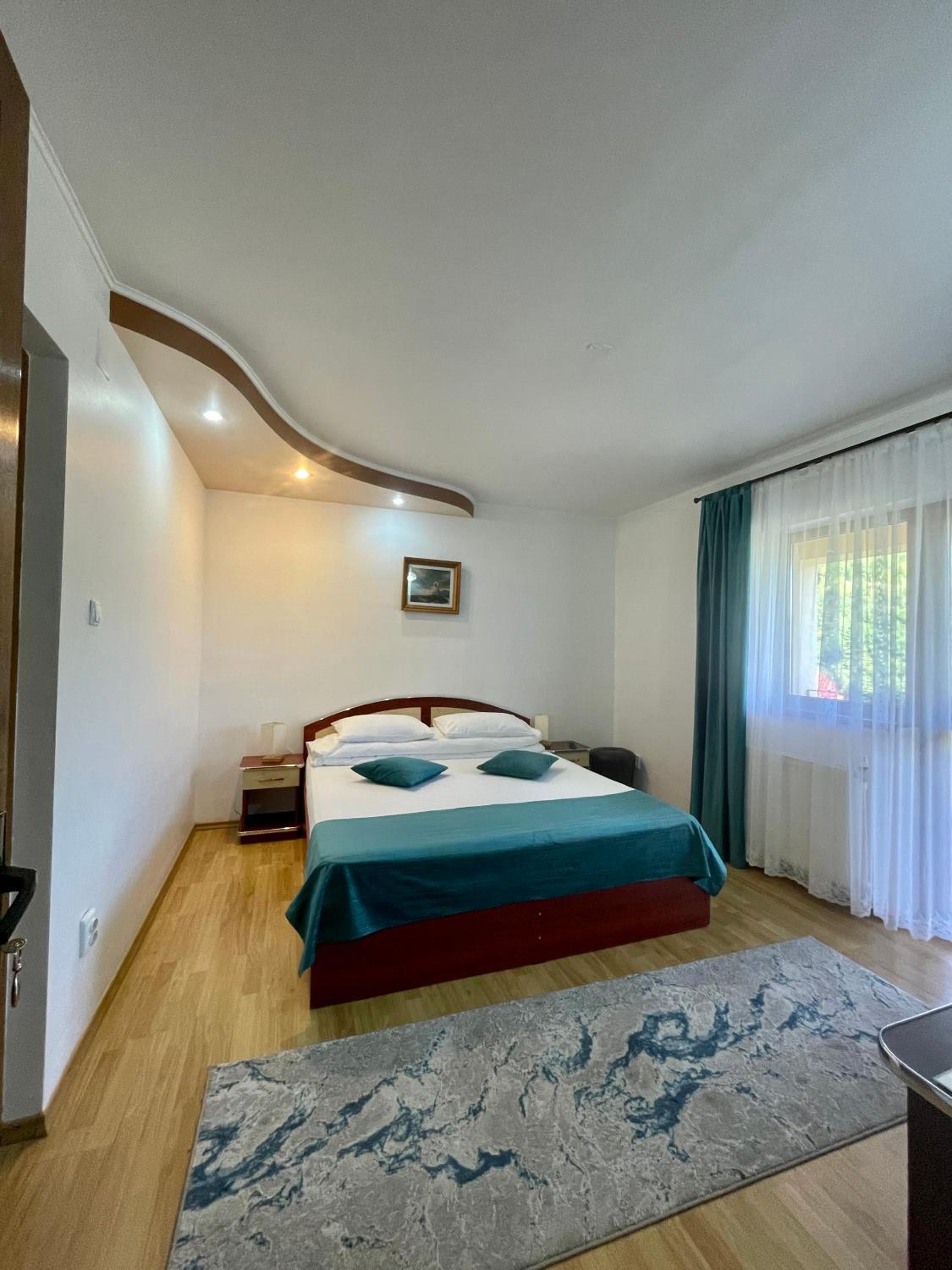 Double Room - Photo 2