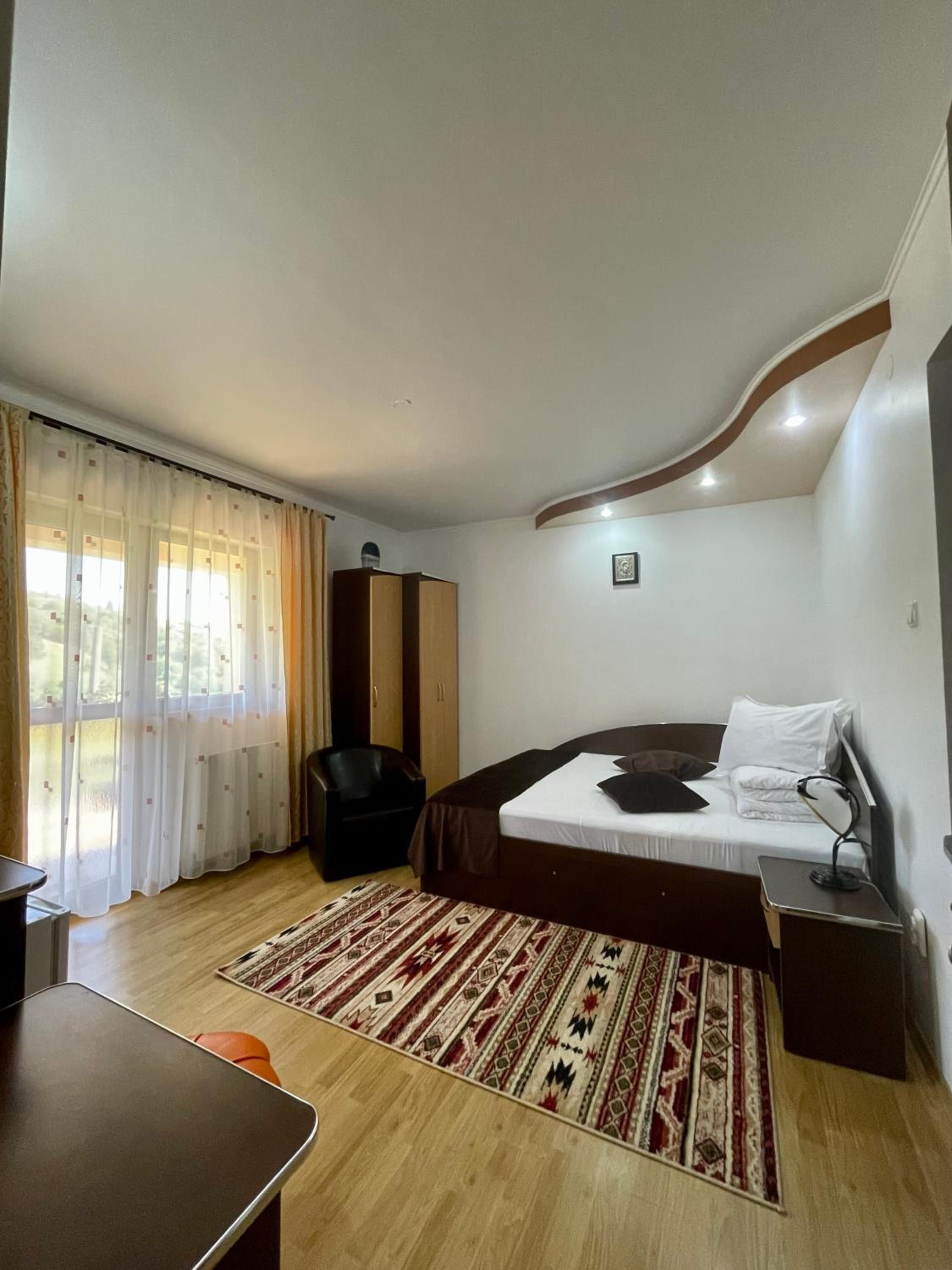 Double Room - Photo 3