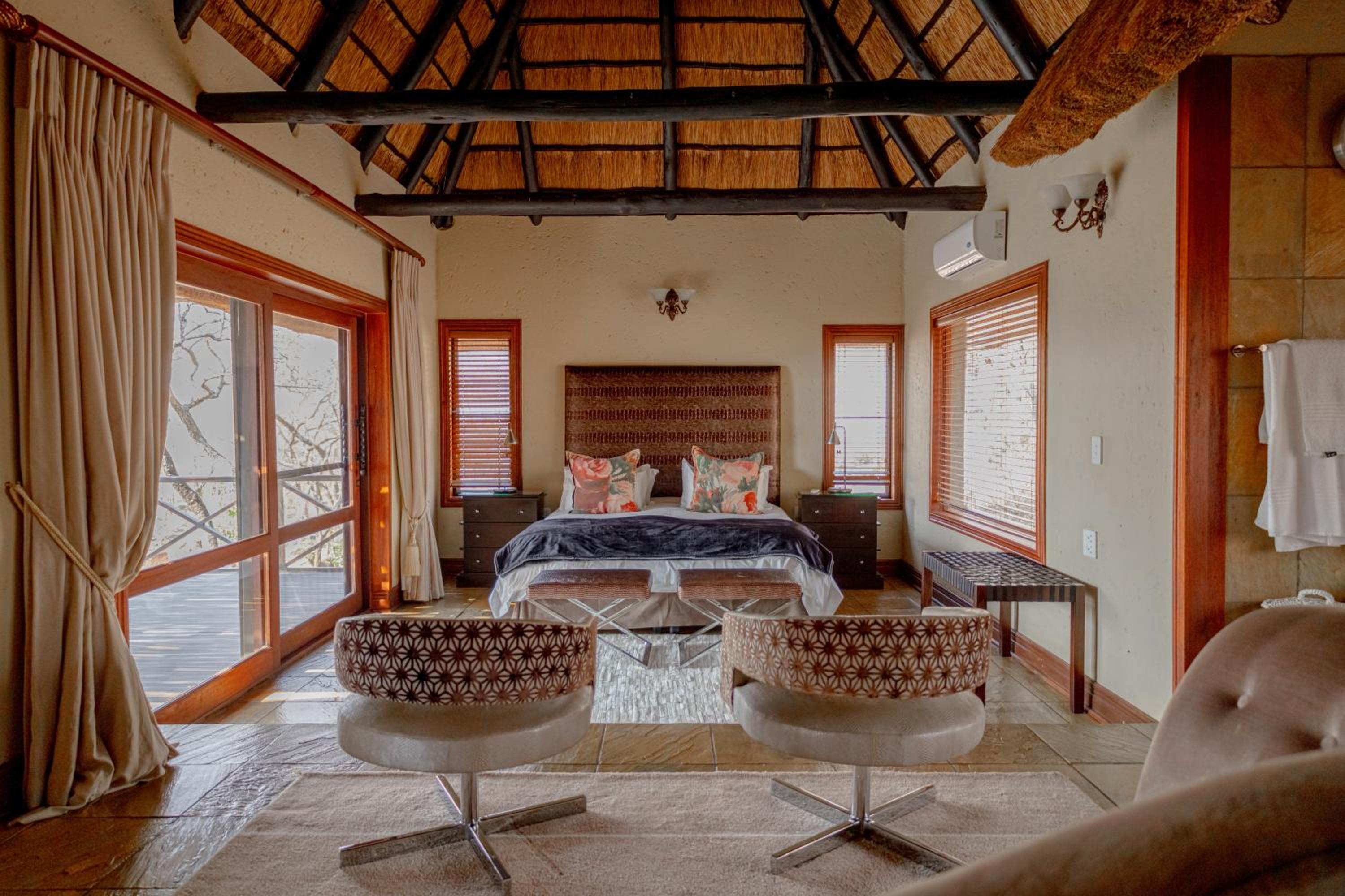 Superior King Suite photo 1