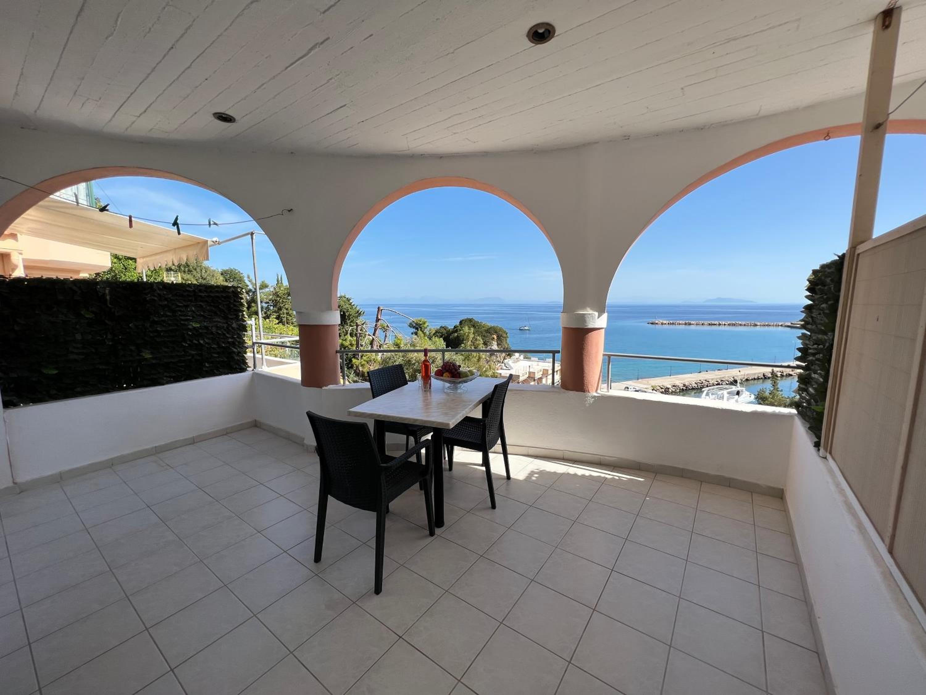 Studio Apartment with Sea View photo 3