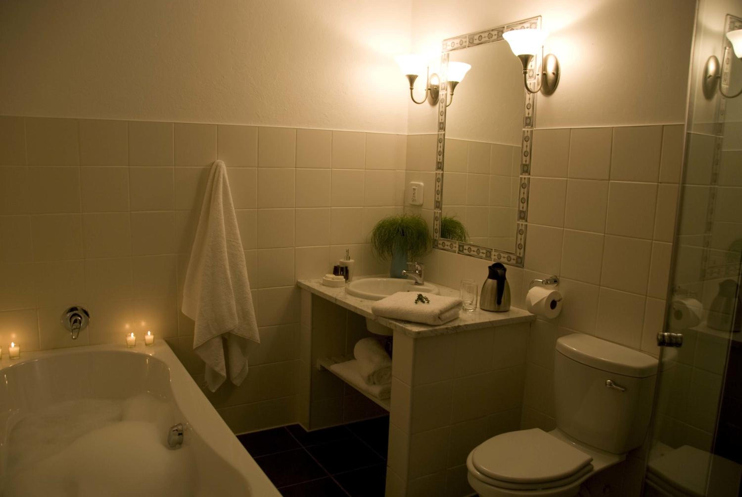 Deluxe Double or Twin Room - Photo 8
