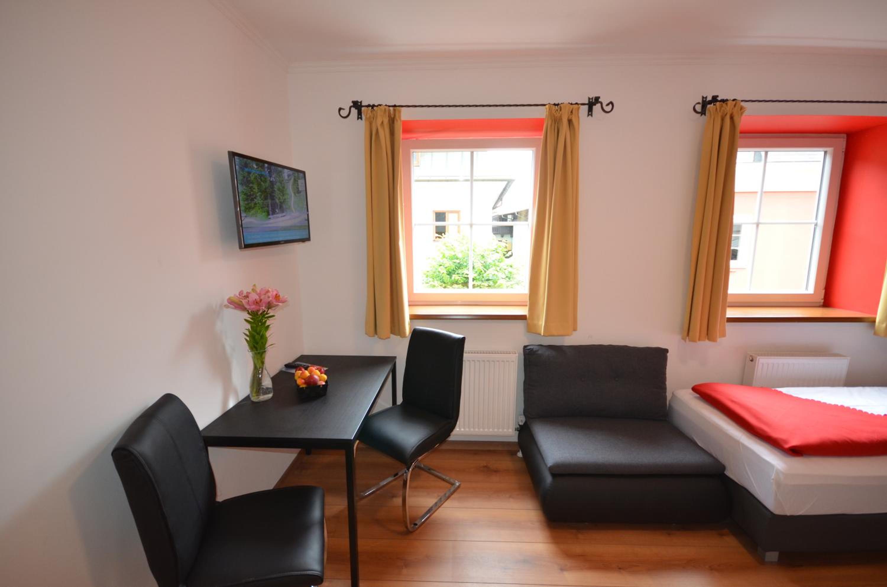 Family Room (2 Adults + 2 Children) - Photo 16