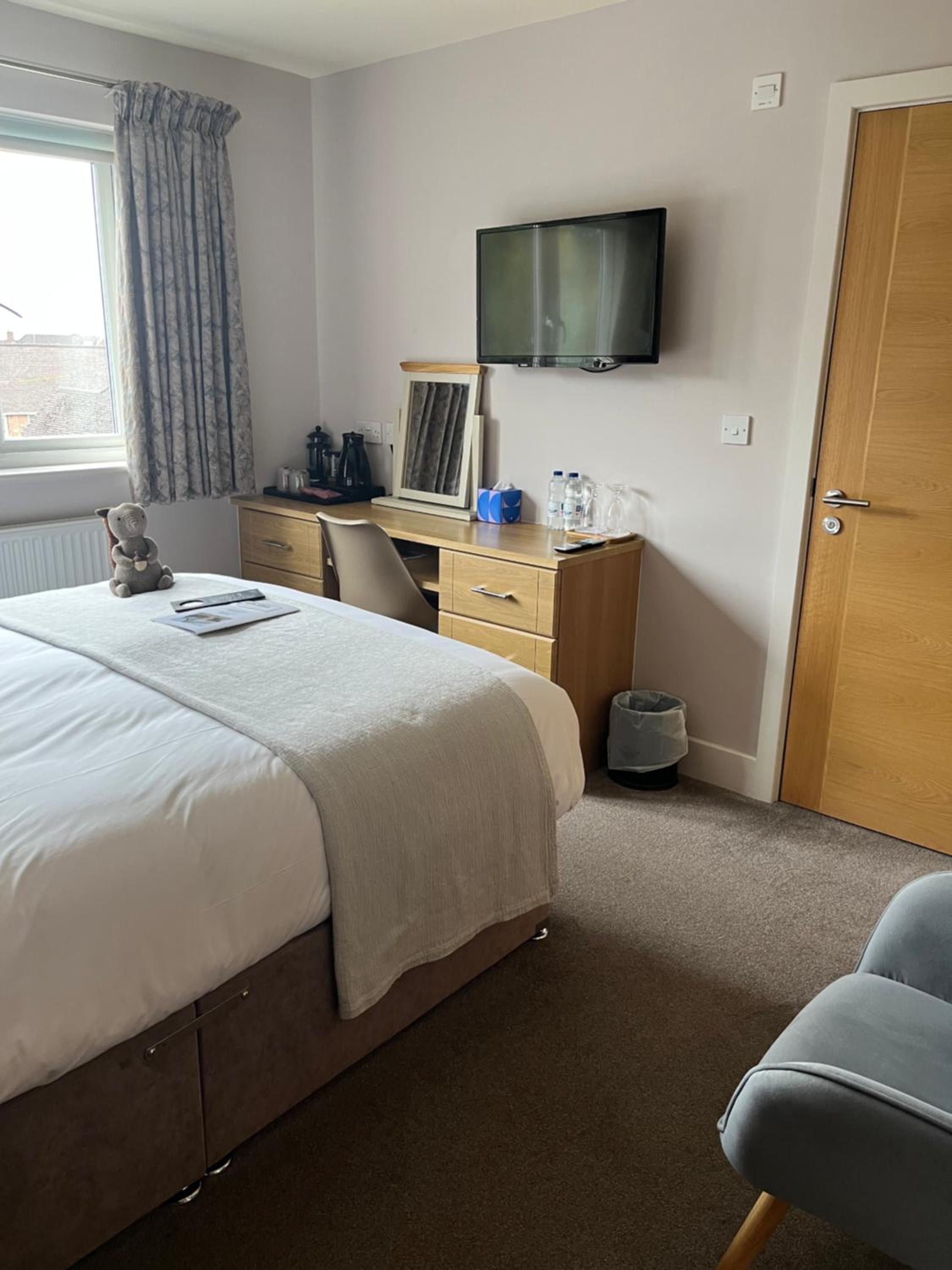 Superior King Room - Photo 12