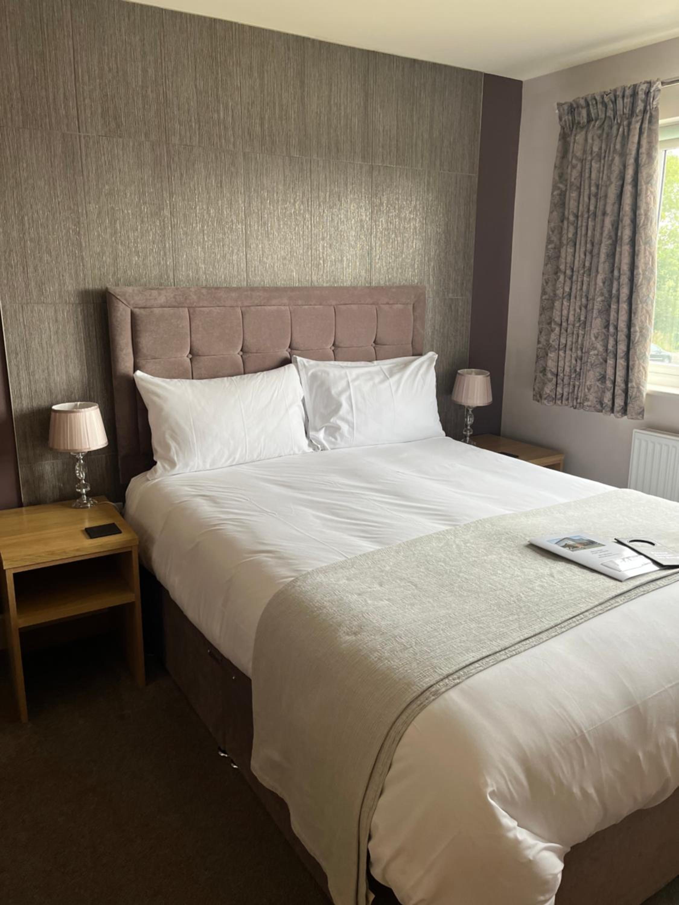 Superior King Room - Photo 11