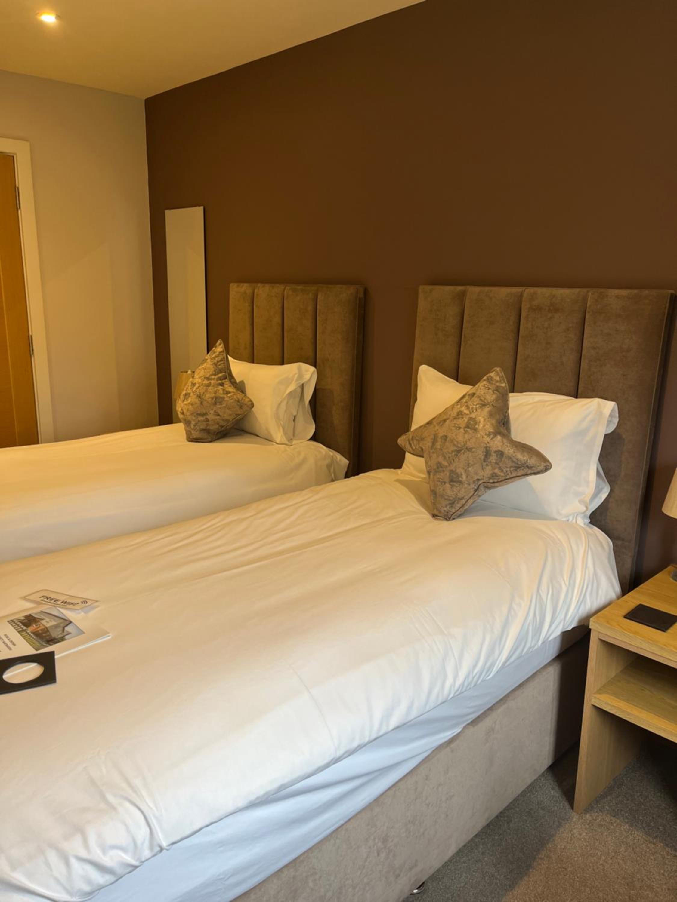 Double or Twin Room with Shower - Photo 13