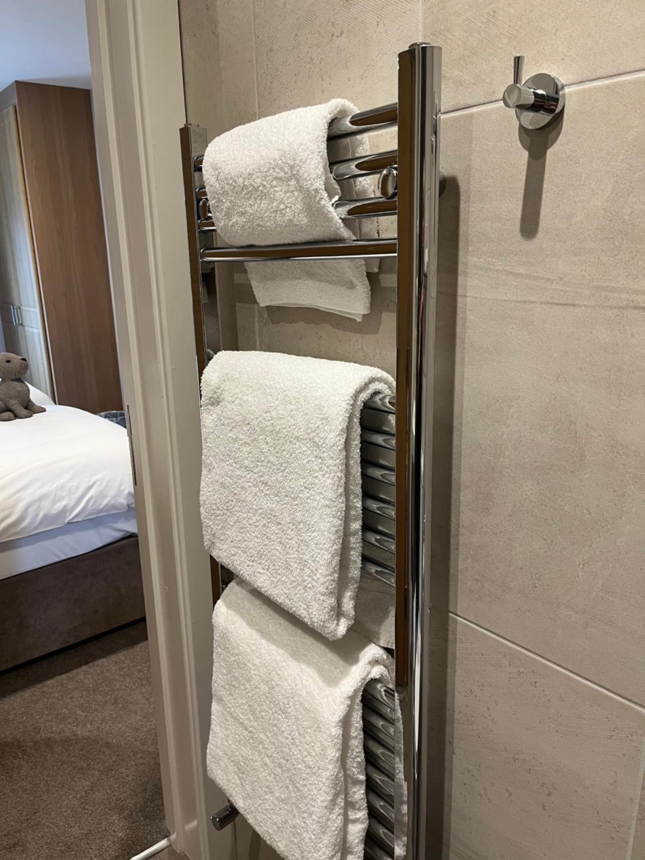 Double or Twin Room with Shower - Photo 5