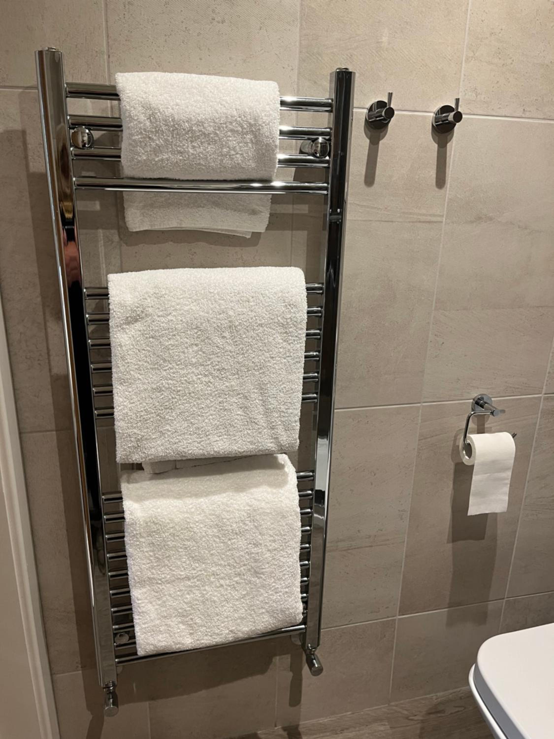 Double or Twin Room with Shower - Photo 6