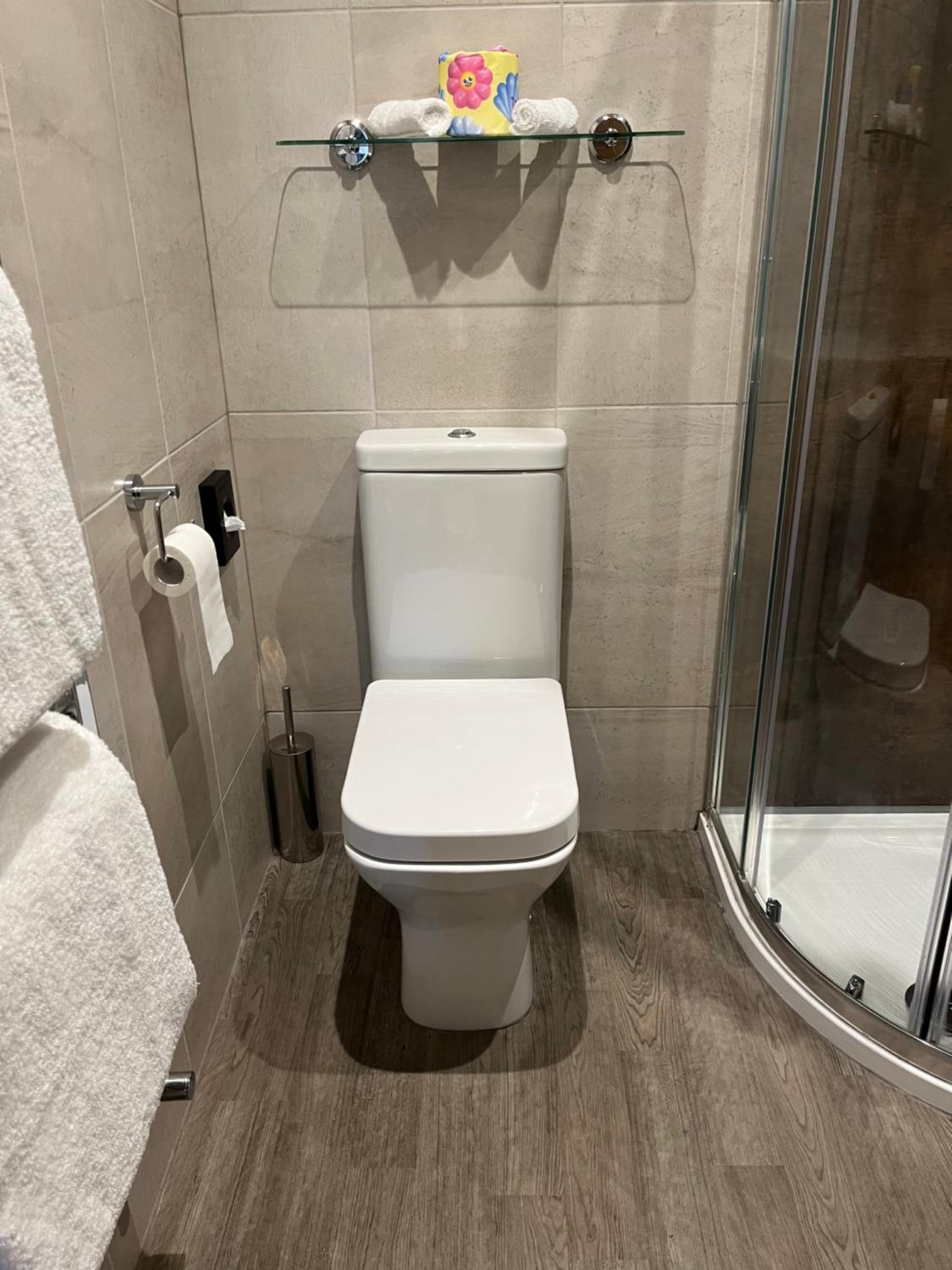 Double or Twin Room with Shower - Photo 7