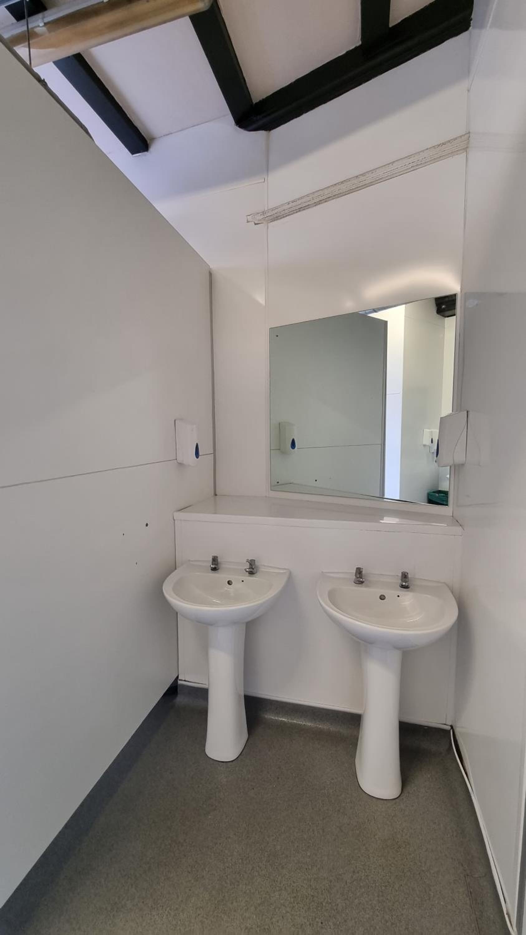 Bed in 4-Bed Mixed Dormitory Room with External Shared Bathroom photo 3