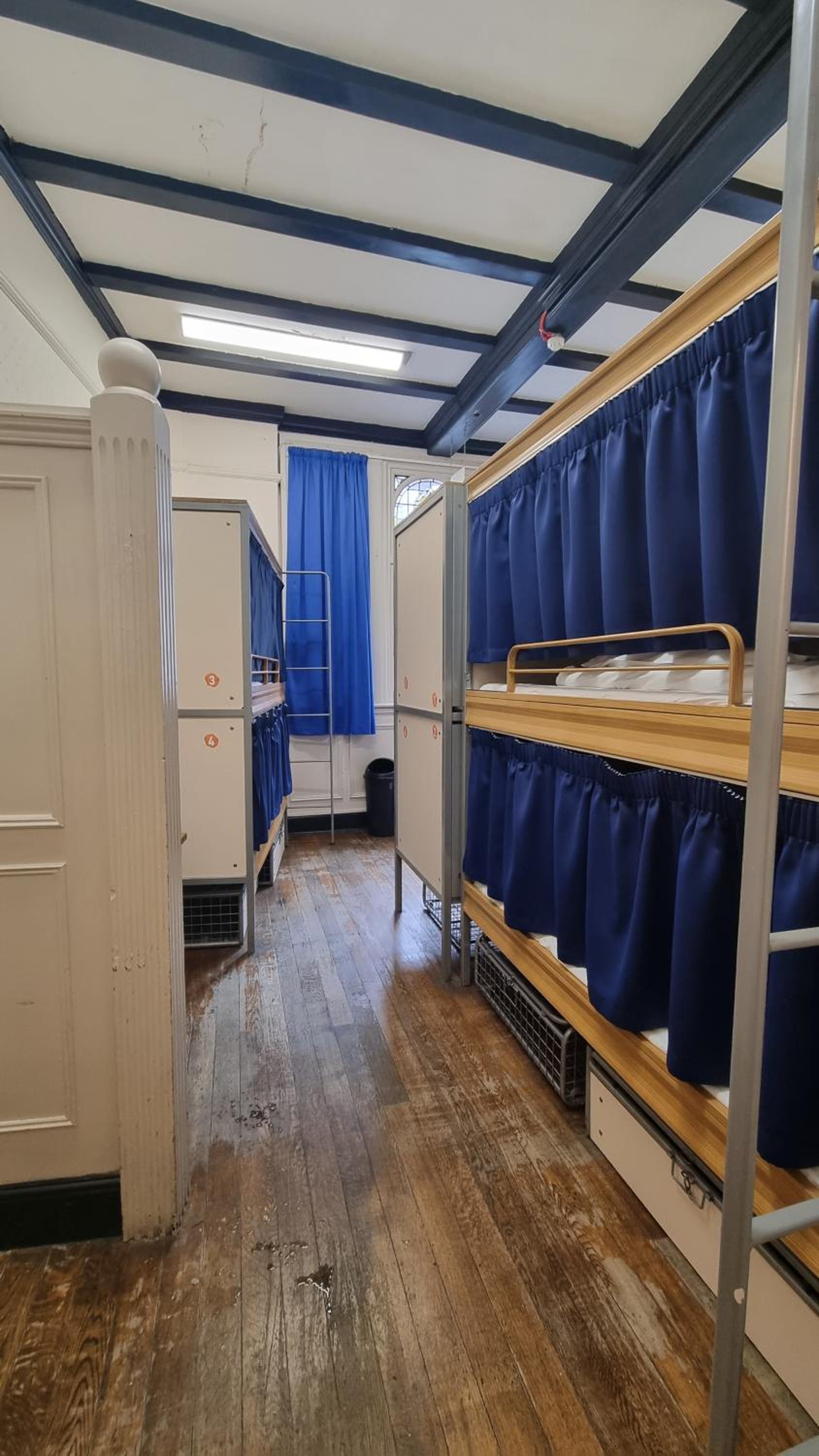 Bed in 18-Bed Mixed Dormitory Room with External Shared Bathroom photo 2