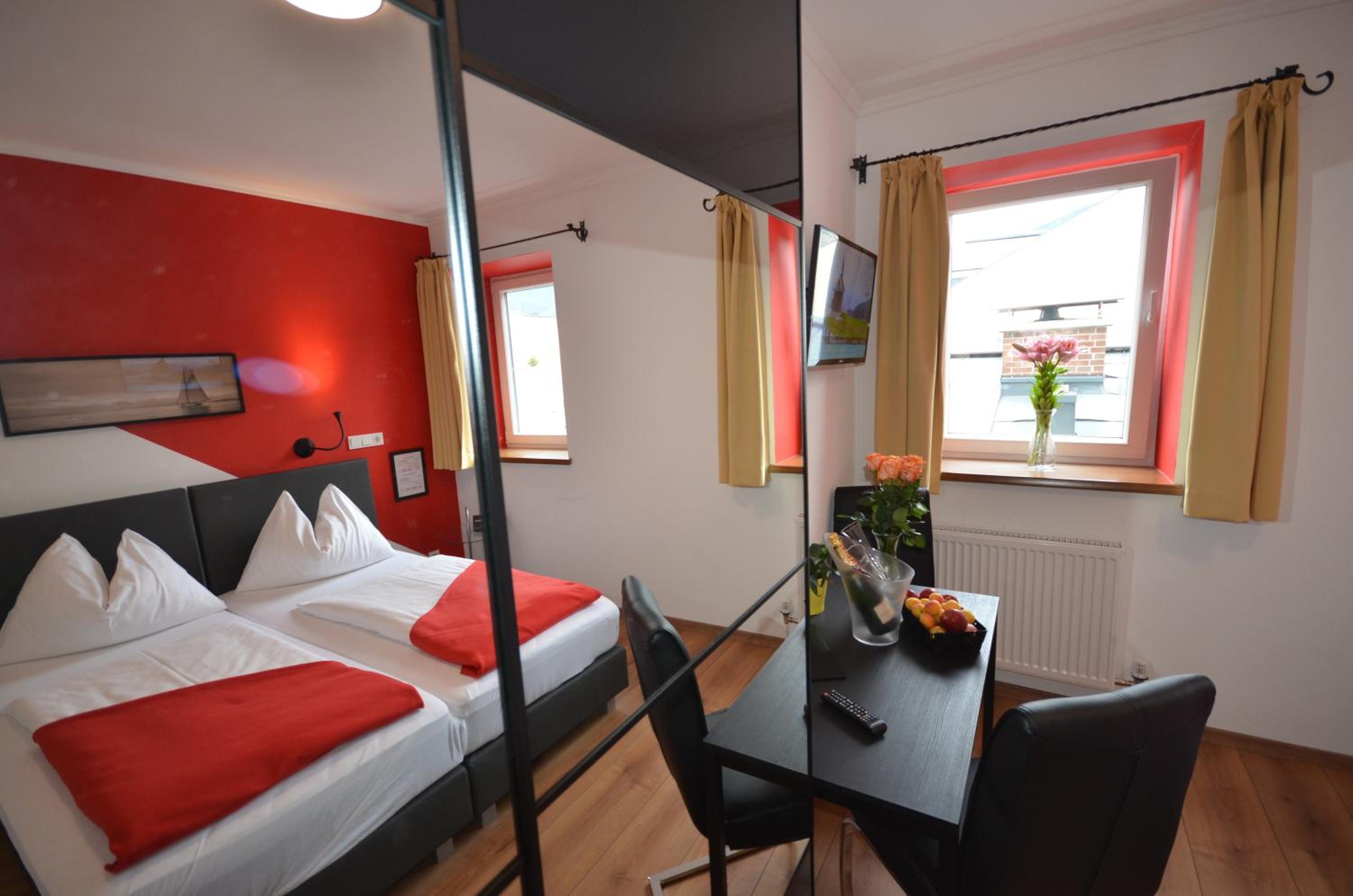 Standard Double Room - Photo 6