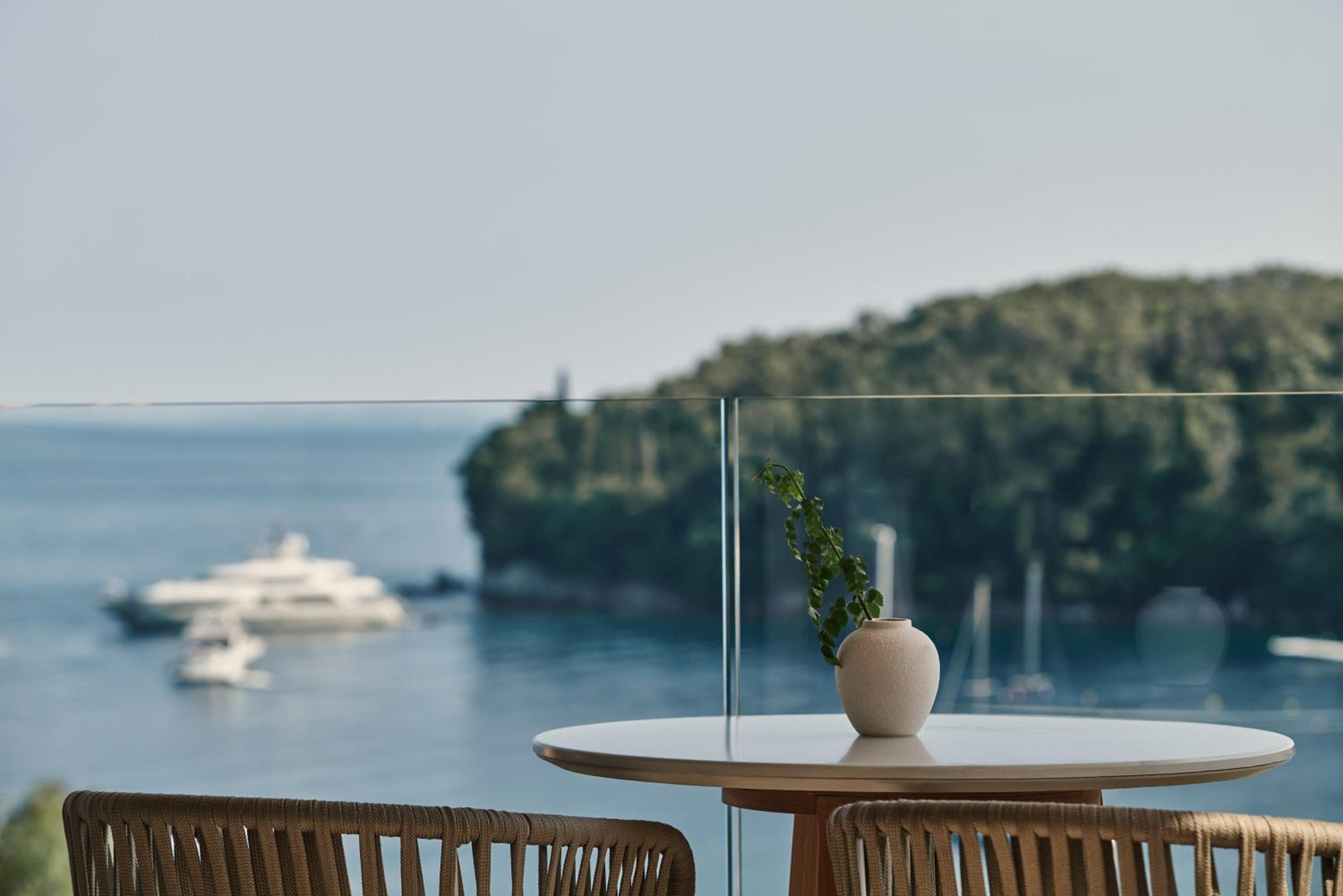 Lavish Double Sea View Room  - Photo 4