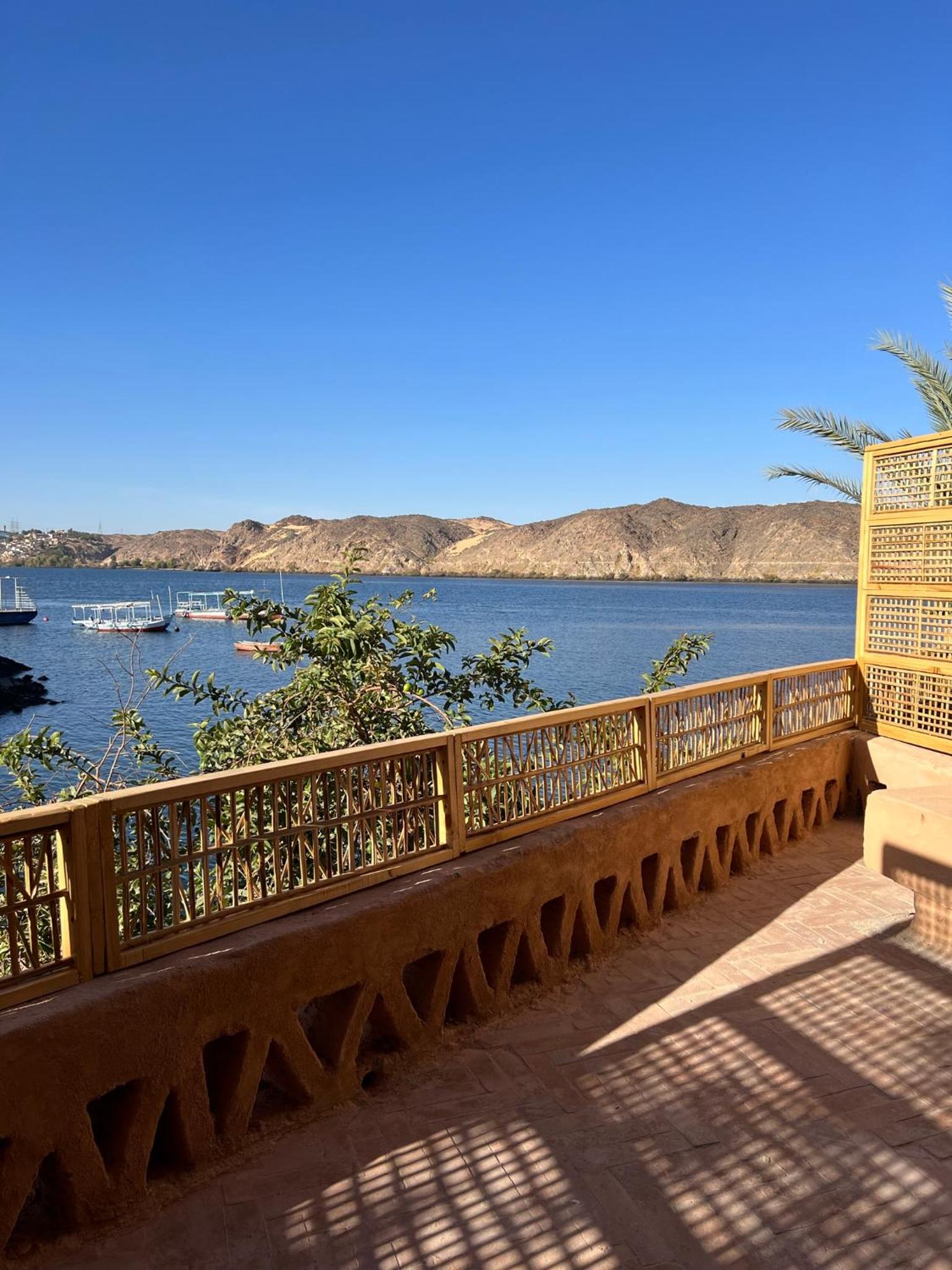 Double or Twin Room with Lake View photo 3
