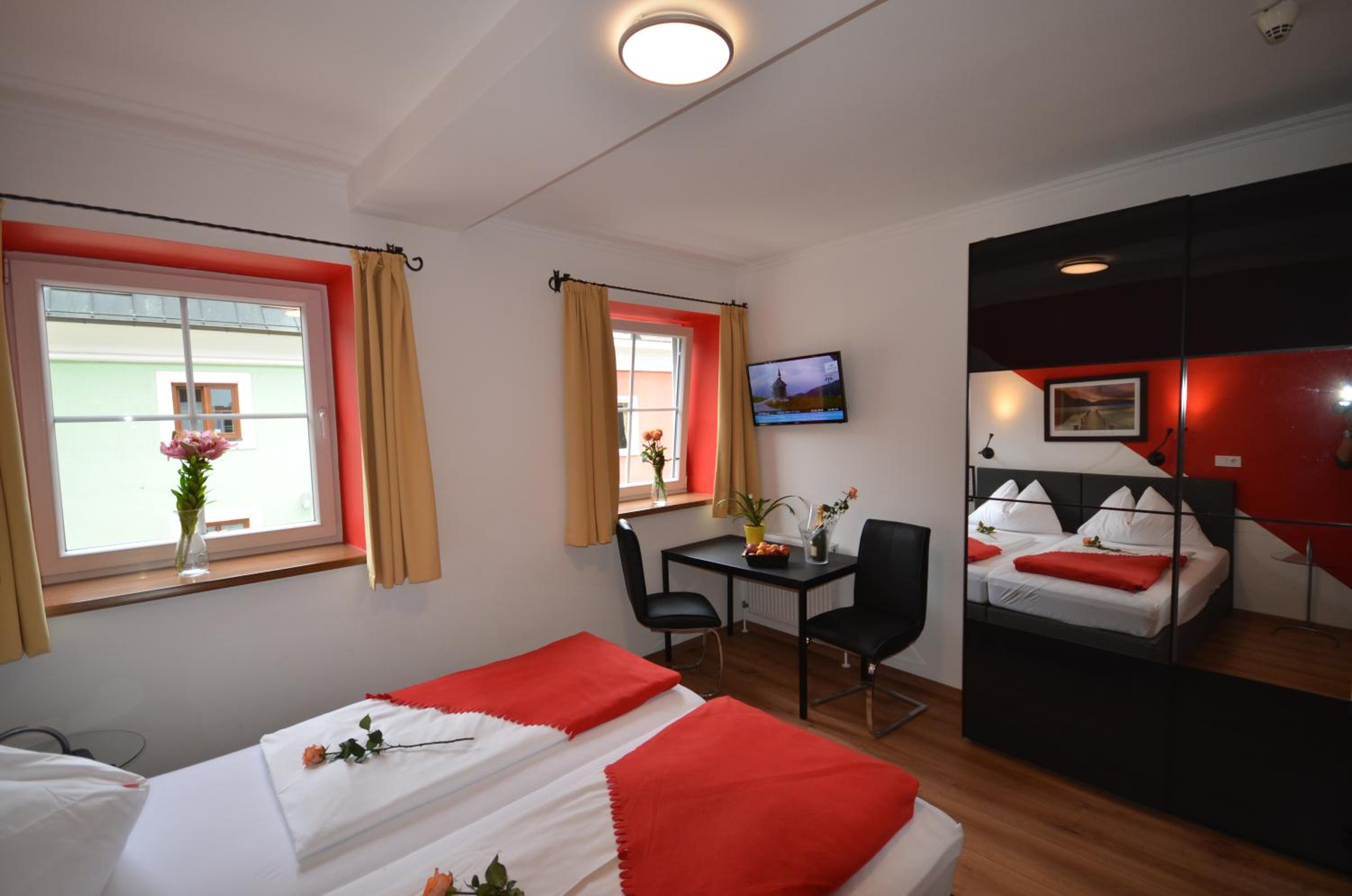 Standard Double Room - Photo 2