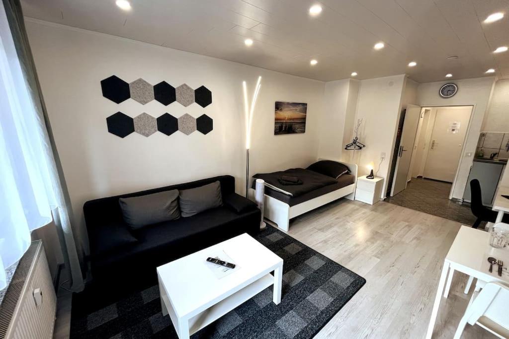 One-Bedroom Apartment photo 1